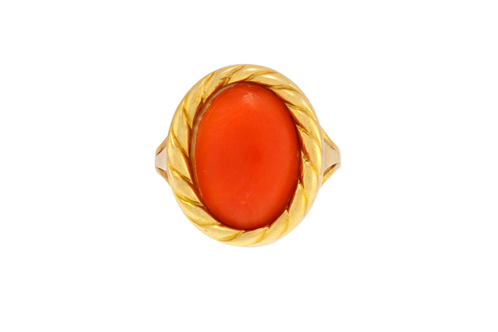 Bague or 750 ornée d'un cabochon de corail orange, doigt 57-17, 3g \+ Des restrictions dR: Bague or 750 ornée d'un cabochon de corail orange, doigt 57-17, 3g + Des restrictions d’exportation ou d’expédition peuvent s’appliquer à ce lot. Veuillez consulter