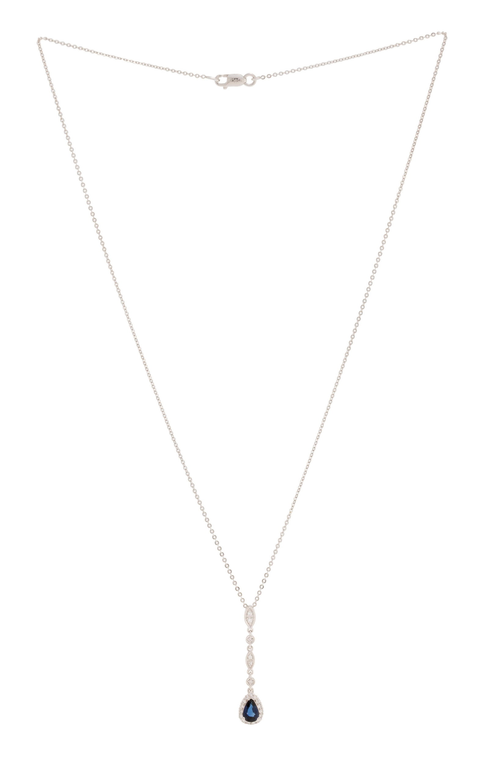 Bucherer, pendentif or gris 750 serti de diamants taille brillant et retenant un saphir taille poire: Bucherer, pendentif or gris 750 serti de diamants taille brillant et retenant un saphir taille poire, sur sa chaîne en or gris 750, signés, h. 3 cm, long. 42 cm Condition Très bon