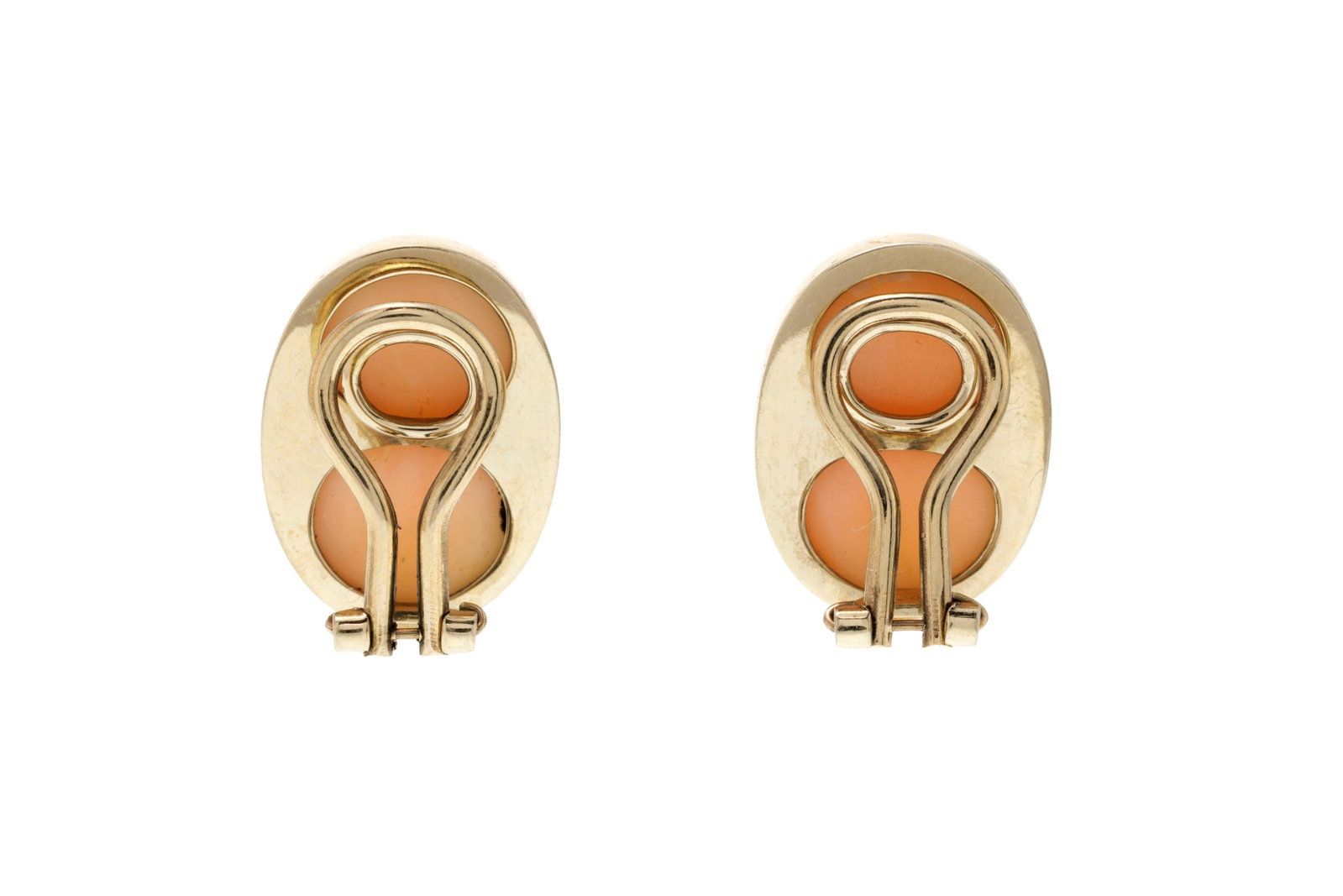 Paire de clips d'oreilles or 750 ornés de cabochons de corail rose, h. 1.7 cm, 9g \+ Des res - 3