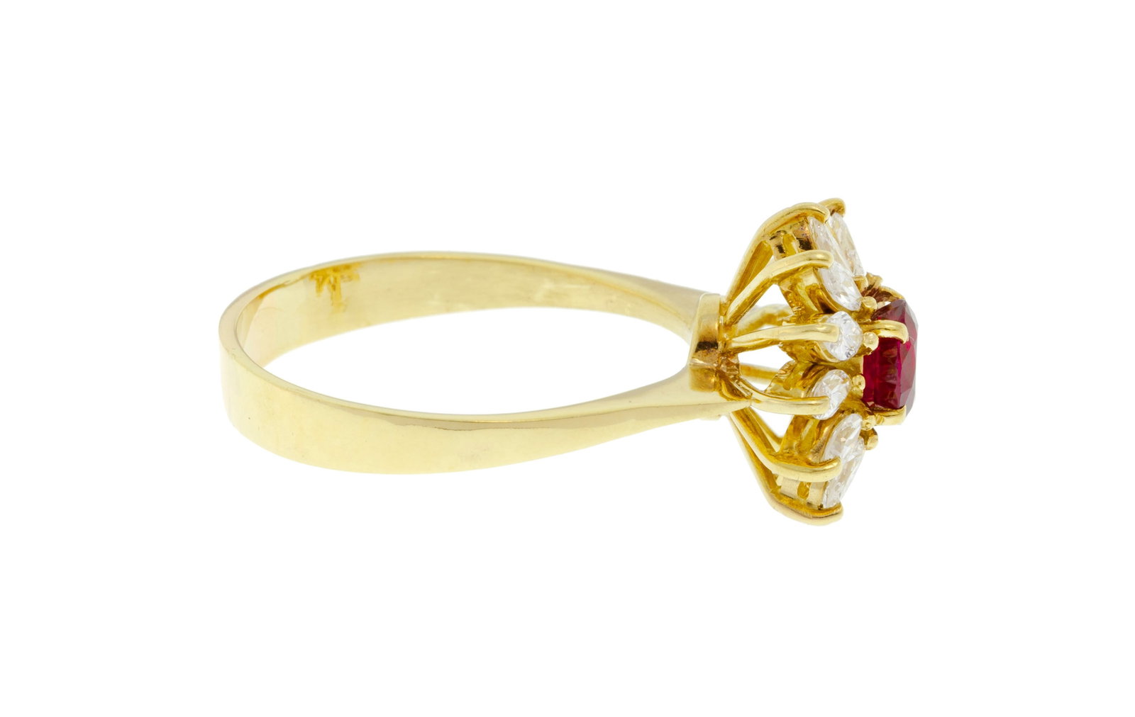 Bague fleur or 750 sertie d'un rubis ovale entouré de diamants taille marquise, doigt 63-23, 5g - 2