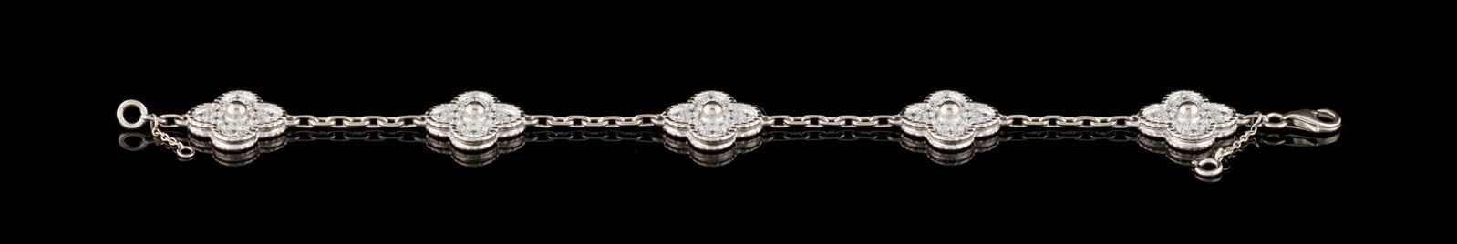 Van Cleef & Arpels, Alhambra, bracelet en or gris 750 orné de 5 motifs sertis de diamants taill - 2