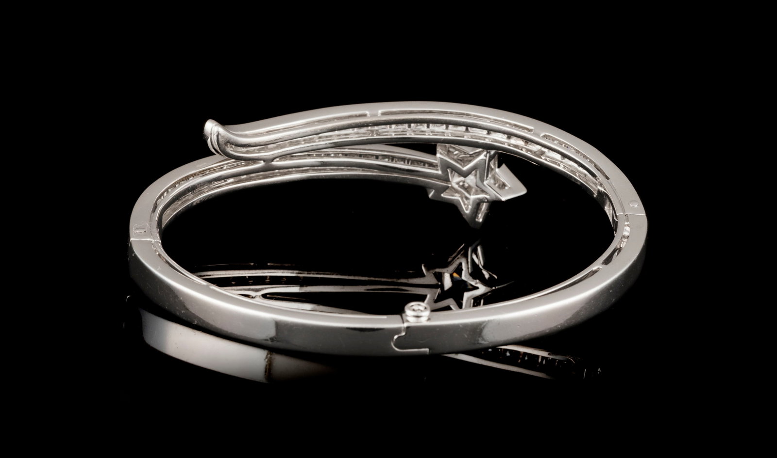 Chanel, Comète, bracelet rigide or gris 750 à motif étoilé pavé de diamants - 3