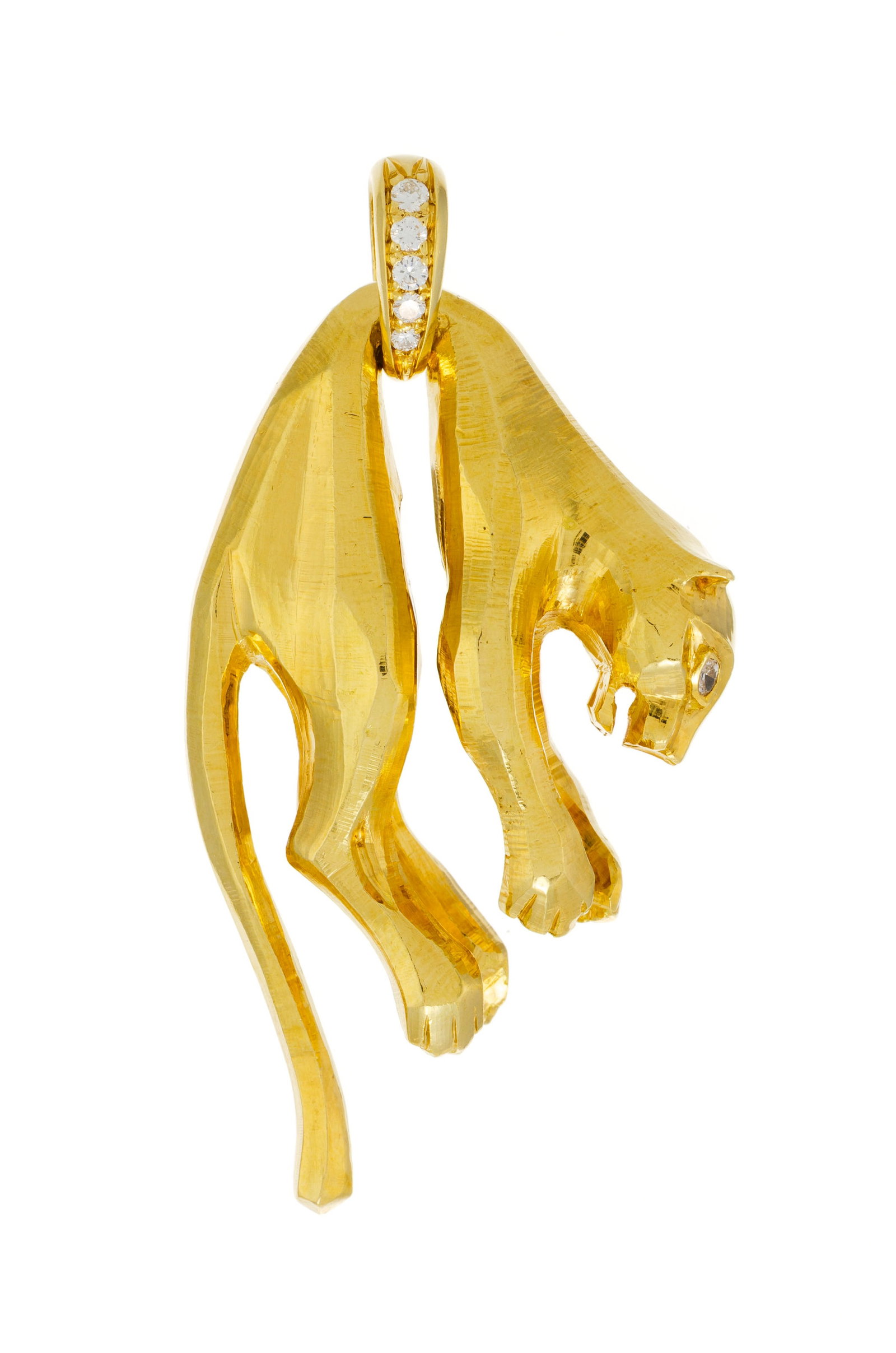 Cartier, pendentif panthère or 750, les yeux sertis de deux diamants taille marquise et la b: Cartier, pendentif panthère or 750, les yeux sertis de deux diamants taille marquise et la bélière de diamants taille brillant, signé, numéroté 721602, h. 6.1 cm, 34g,