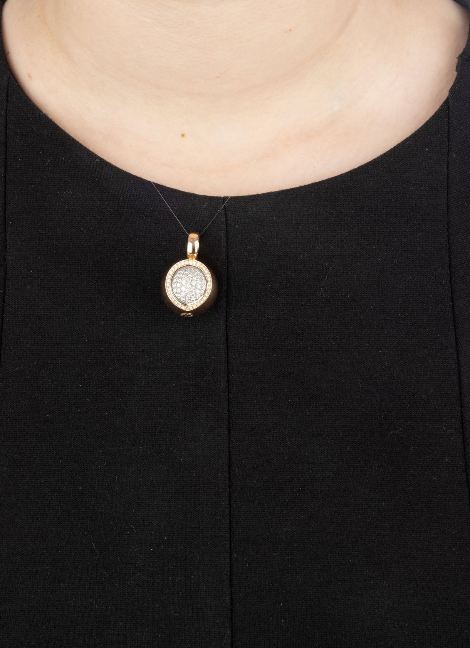 Jorg Heinz, Mystery Sphere, pendentif 2 ors 750 dont la bélière pivote pour dévoiler  - 4