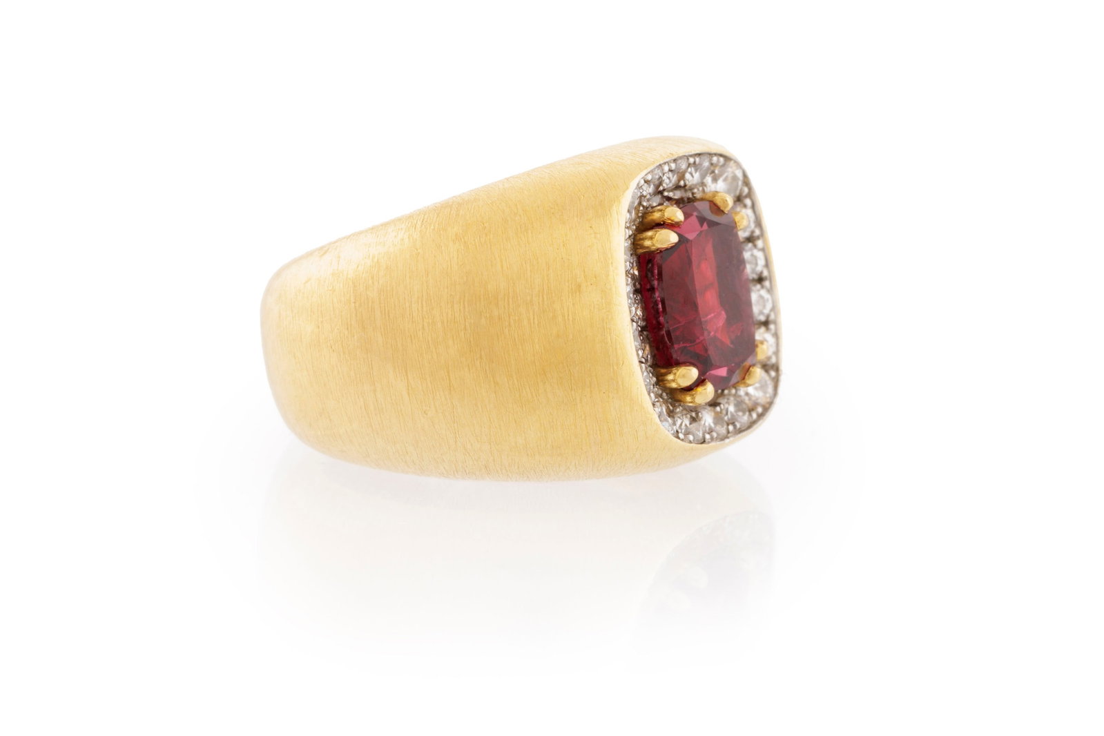 Bague 2 ors 750 brossés sertie d'un rubis taille coussin de 2.10 carats, d'Afrique de l'Est, no - 2