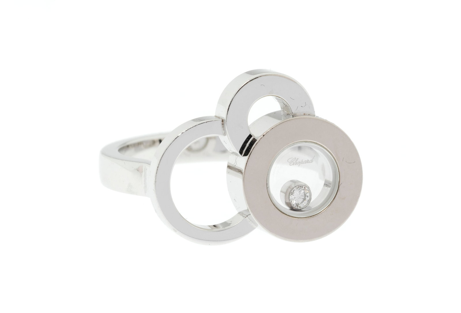 Chopard, Happy Diamond, bague or gris 750 ajouré et ornée d'un diamant mobile entre deux p - 2