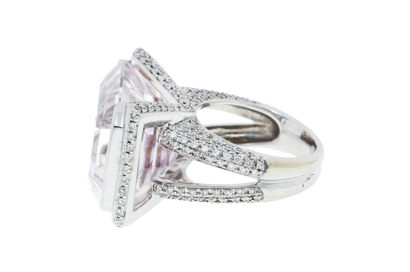 Edward Nahum, bague or gris 750 pavée de diamants taille brillant et sertie d'une kunzite octog - 3