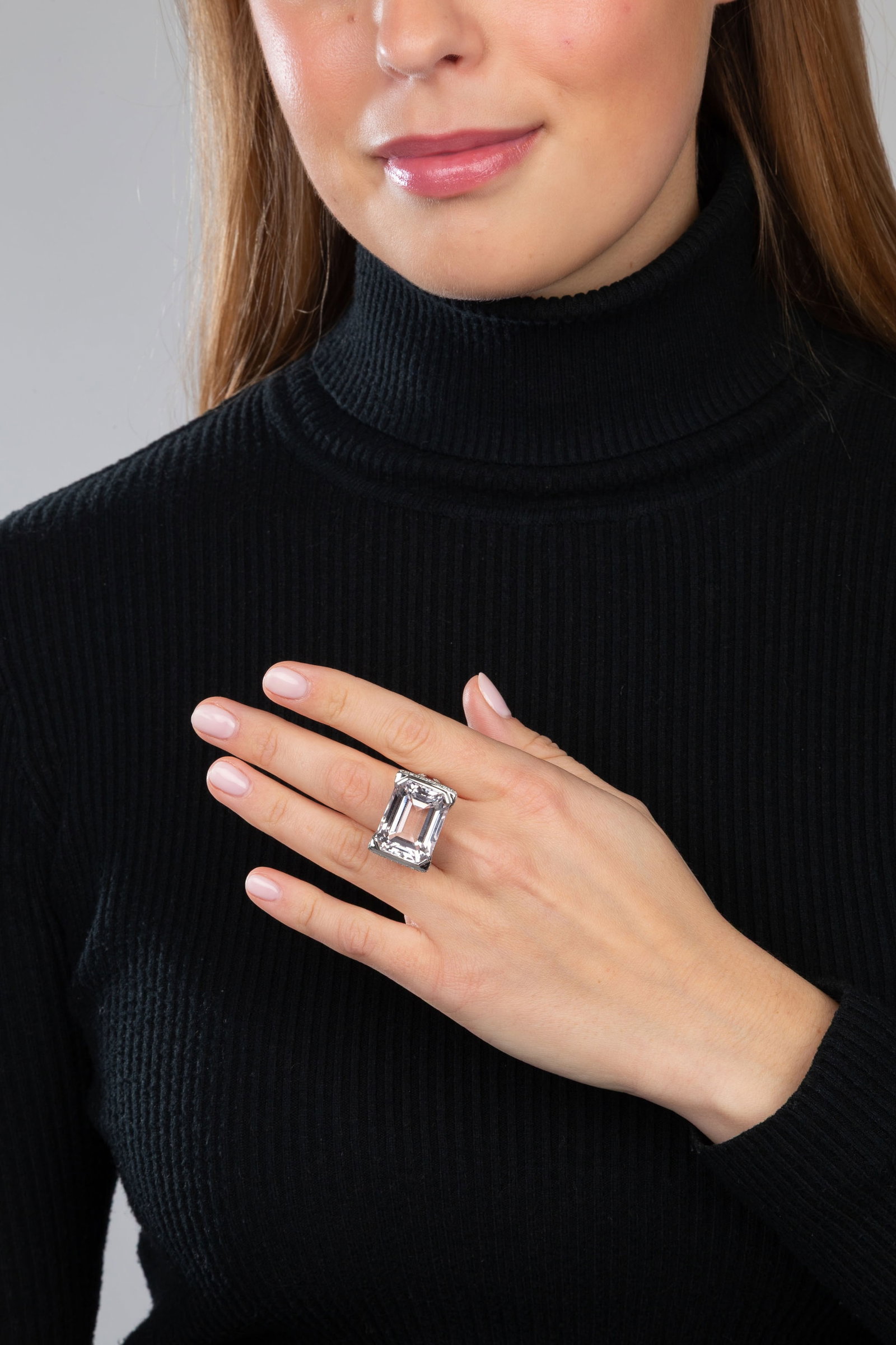 Edward Nahum, bague or gris 750 pavée de diamants taille brillant et sertie d'une kunzite octog - 5