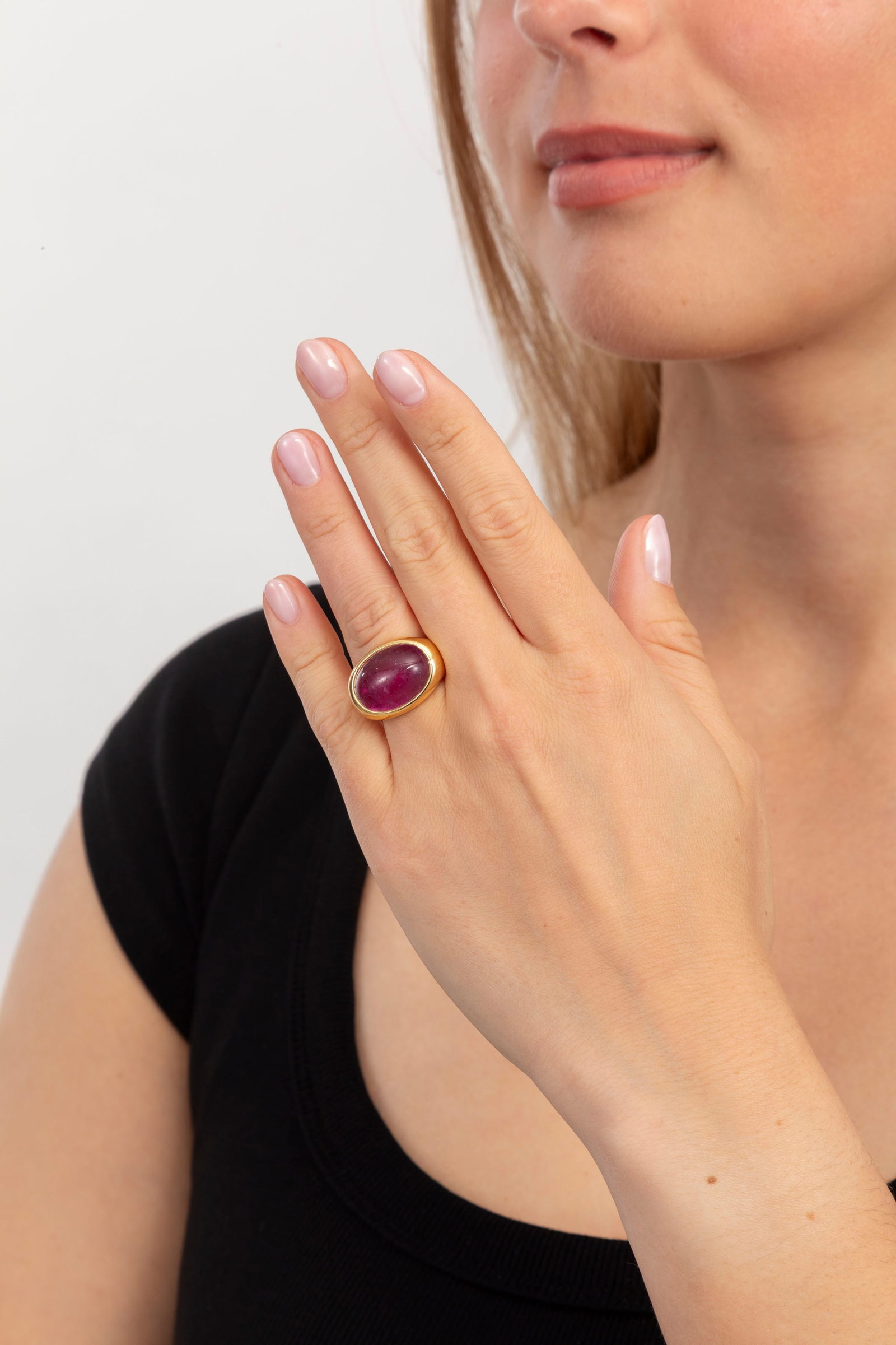 Bague or 750 sertie d'un cabochon de tourmaline rose, doigt env. 46-6, 13g - 4