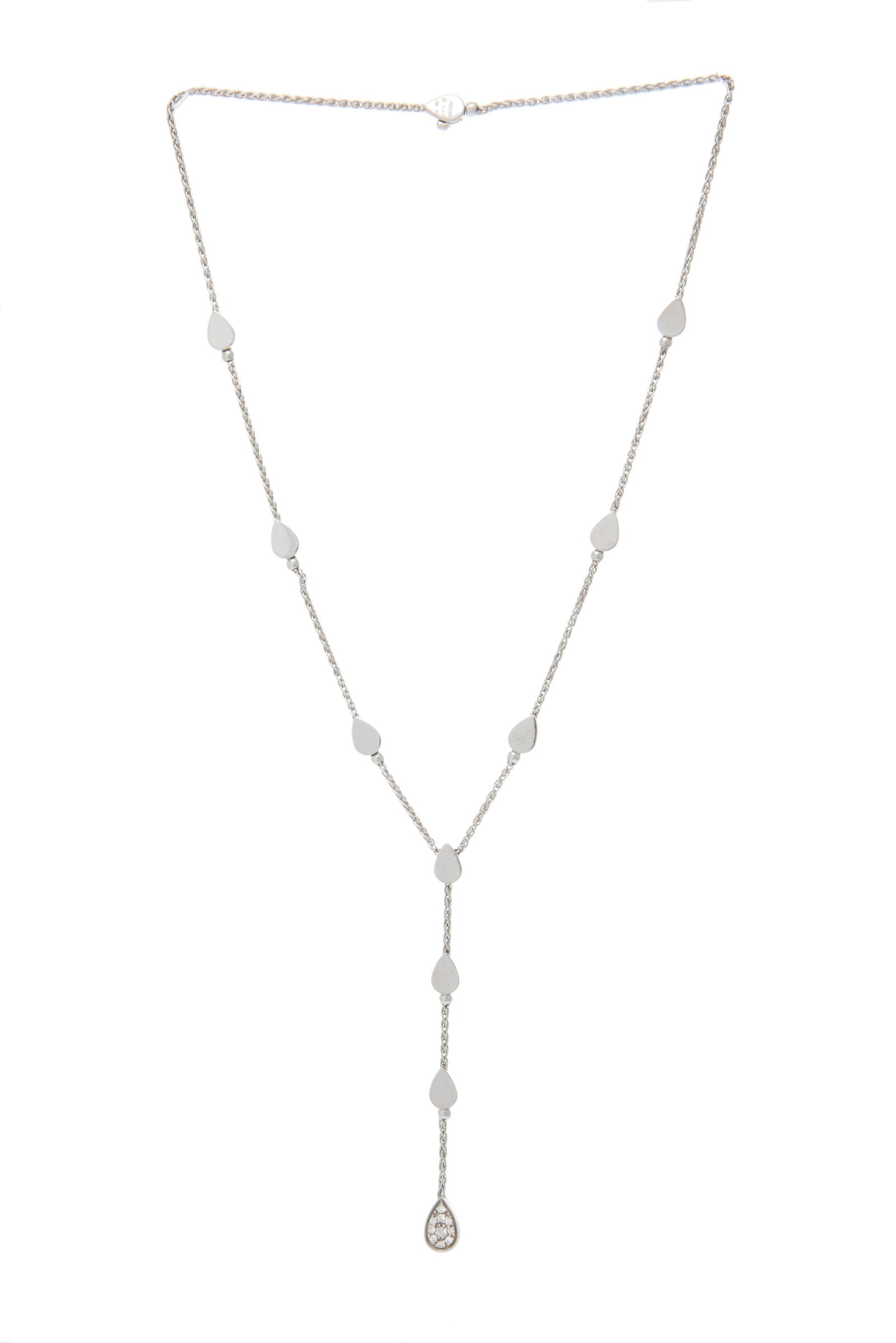 Piaget, collier or gris 750 à maille épi orné d'éléments piriformes dont un: Piaget, collier or gris 750 à maille épi orné d'éléments piriformes dont un serti de diamants taille brillant, signé, numéroté D65338, long. 40.5 cm, 18g