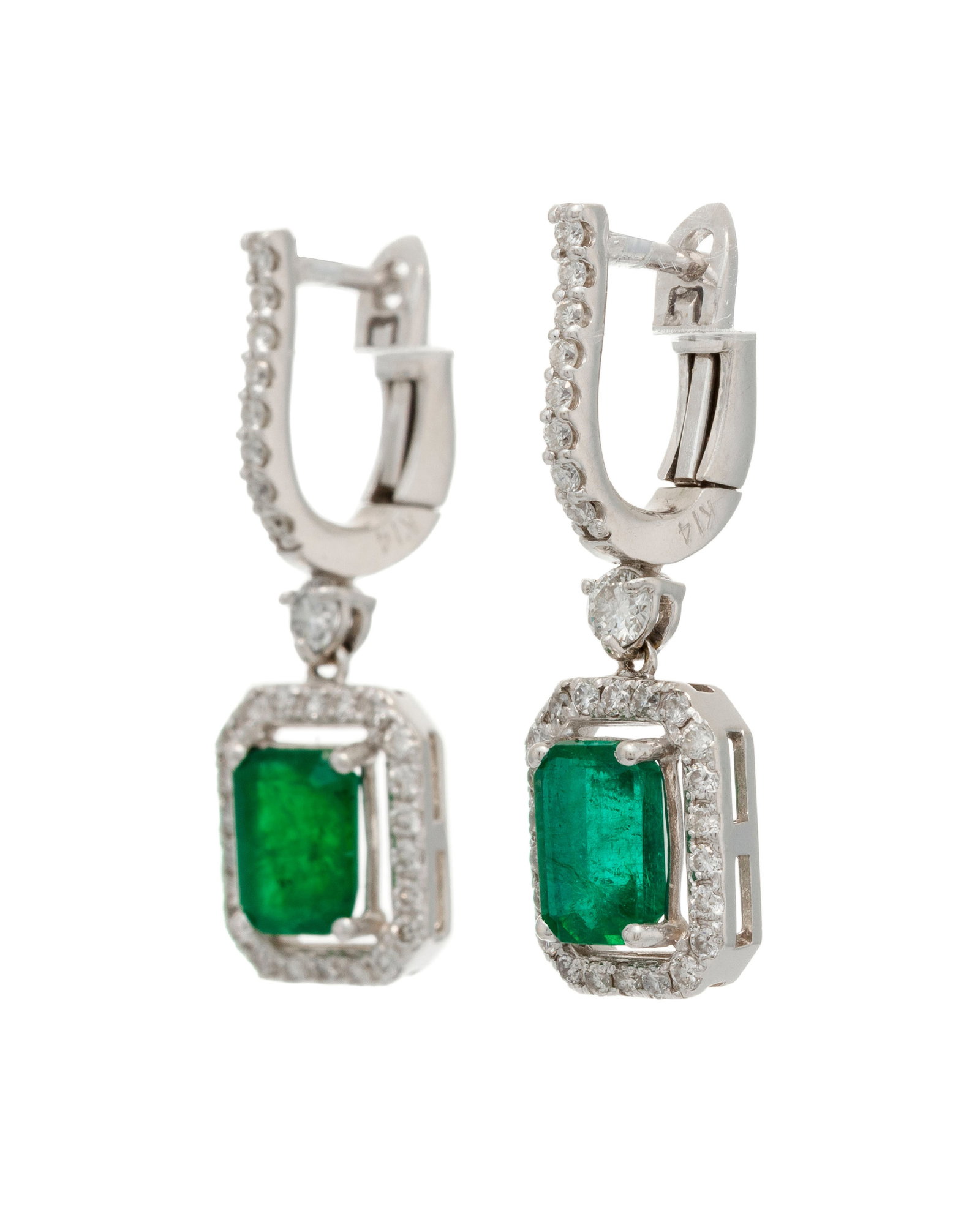 Paire de pendants d'oreilles or gris 585 sertis d'émeraudes octogonales entourées de diama - 2