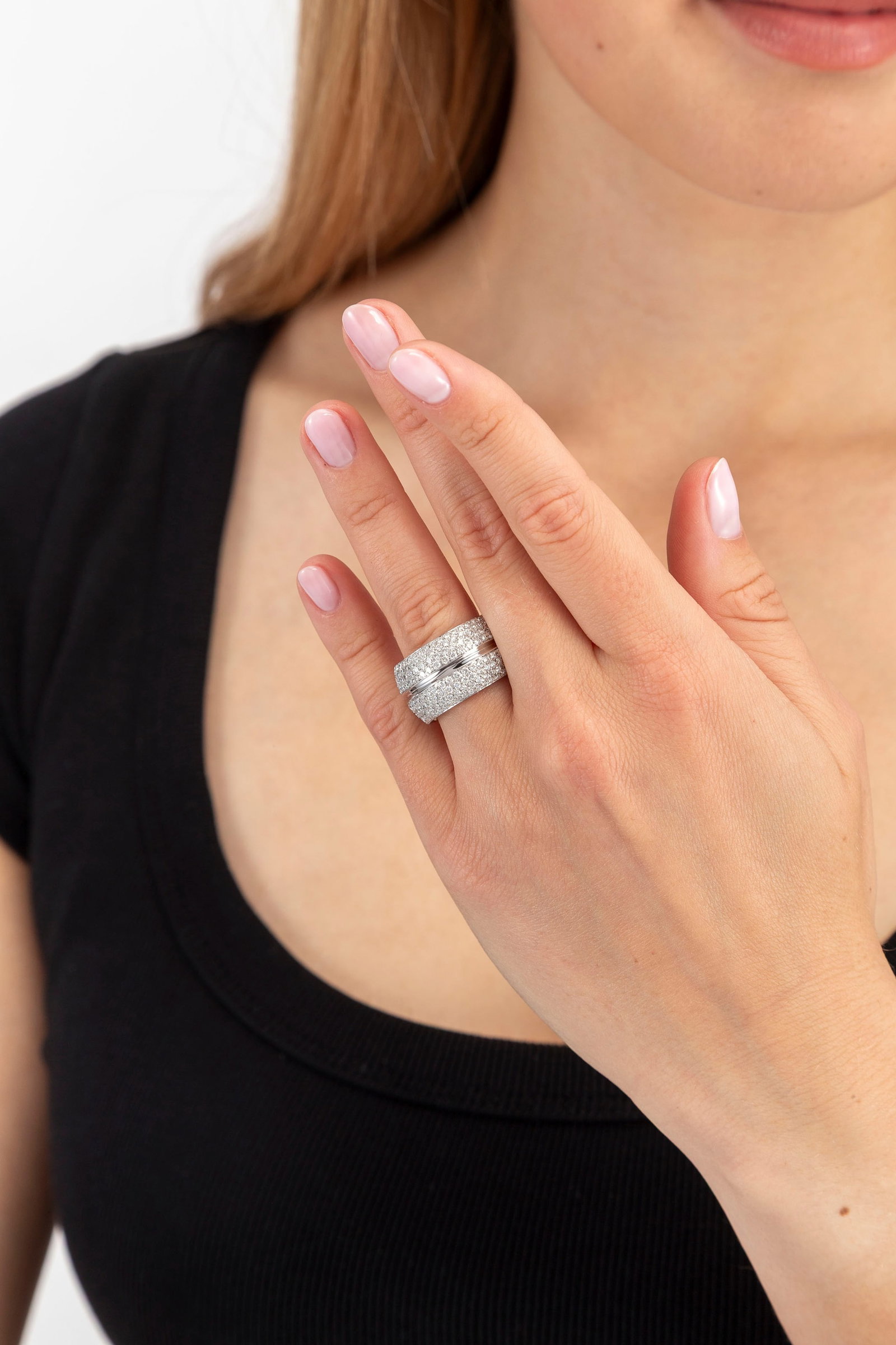 Bague or gris 750 traversée d'une rainure et pavée de diamants taille brillant, doigt 52-1 - 4