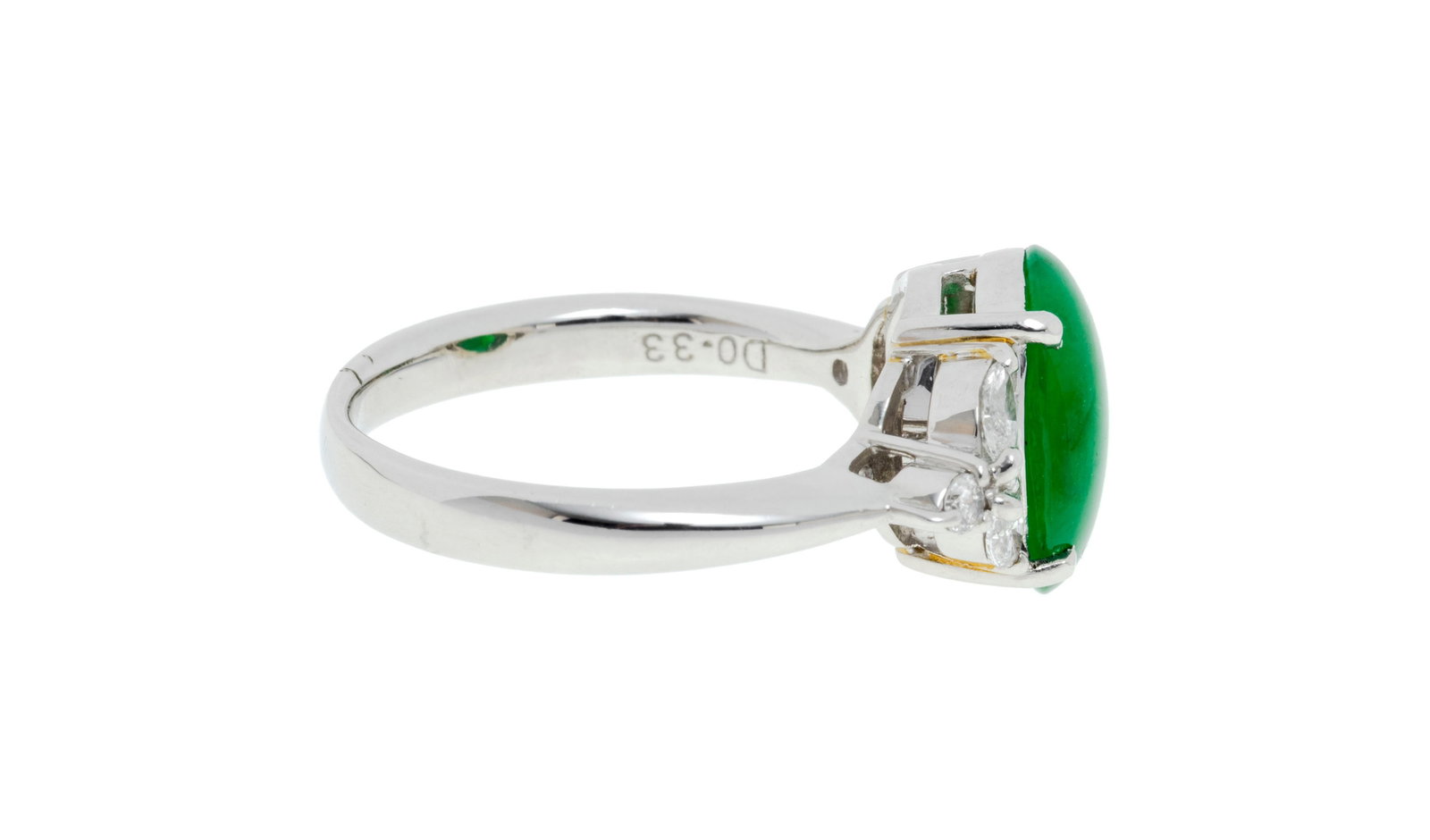 Bague platine sertie d'un cabochon de jadéite épaulé de diamants taille marquise et b - 2