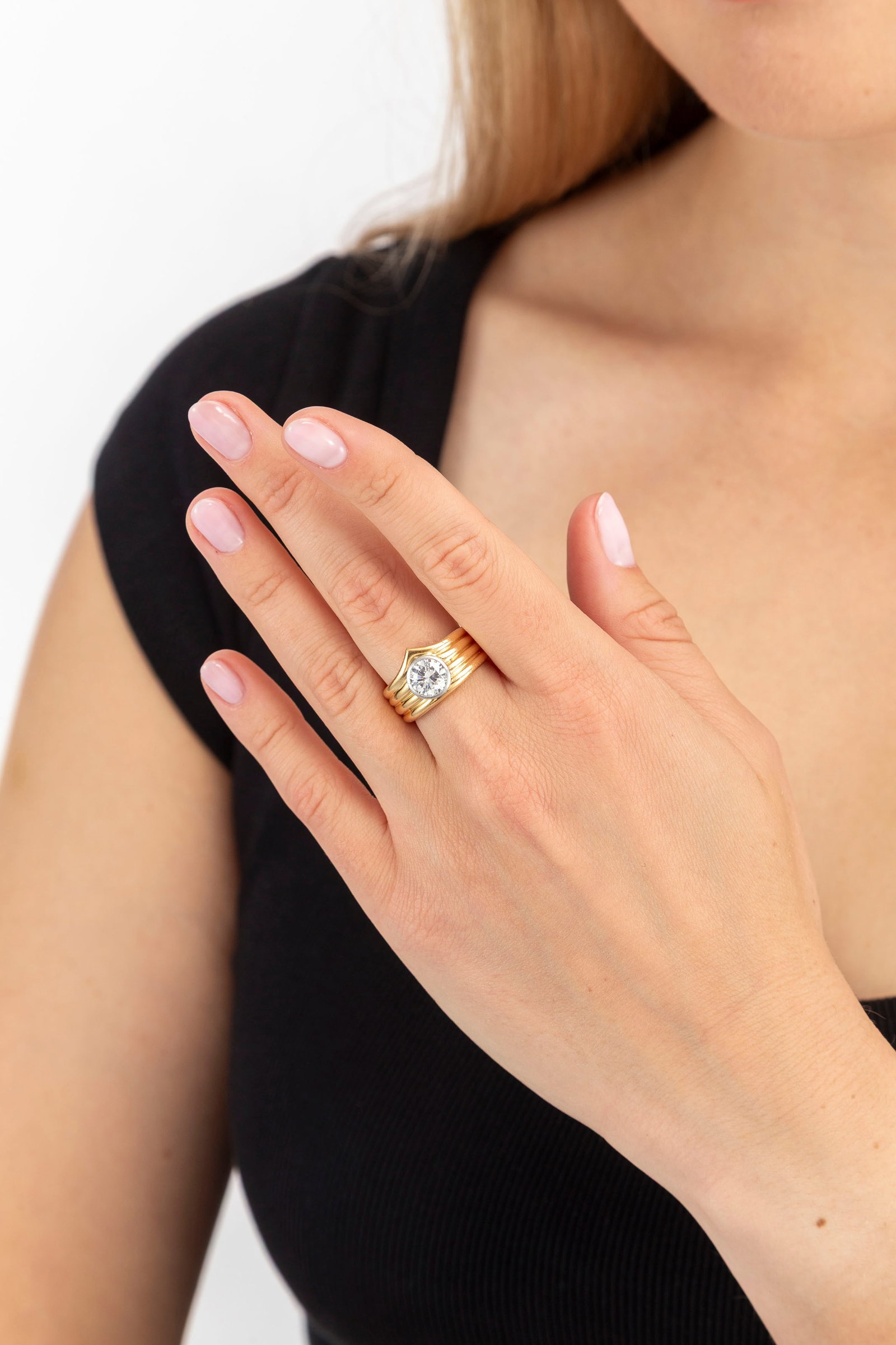 Bague or 750 godronné sertie d'un diamant taille brillant (env. 1.2 ct), doigt 55-15, 12g - 4