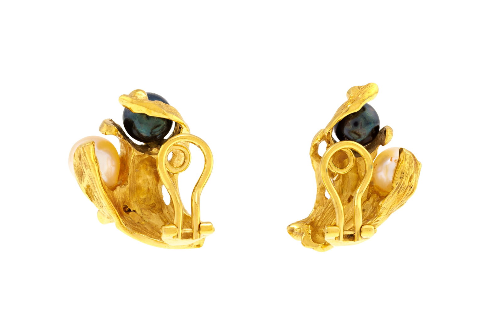 Gilbert Albert, attribué à, paire de clips d'oreilles or 750 froissé enserrant des pe - 3