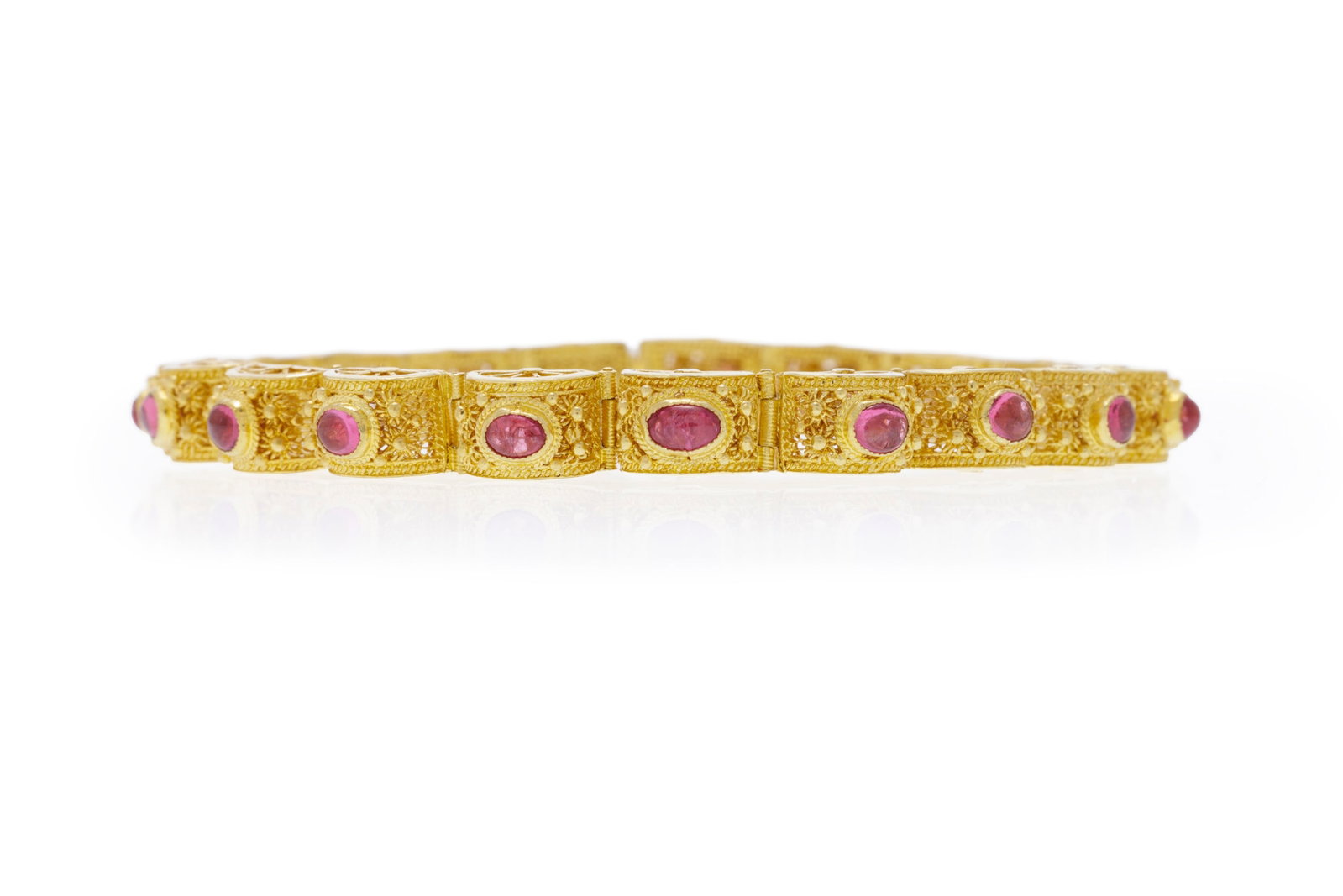 Bracelet, Chine, moderne, or 750 composé de maillons bombés à décor ajouré  (1 of 3)