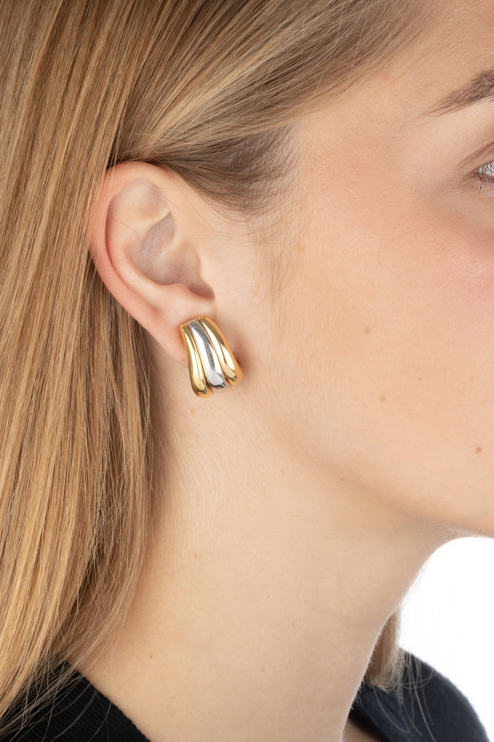 Paire de clips d'oreilles 2 ors 750 godronnés, h. 2.2 cm, 25g - 4