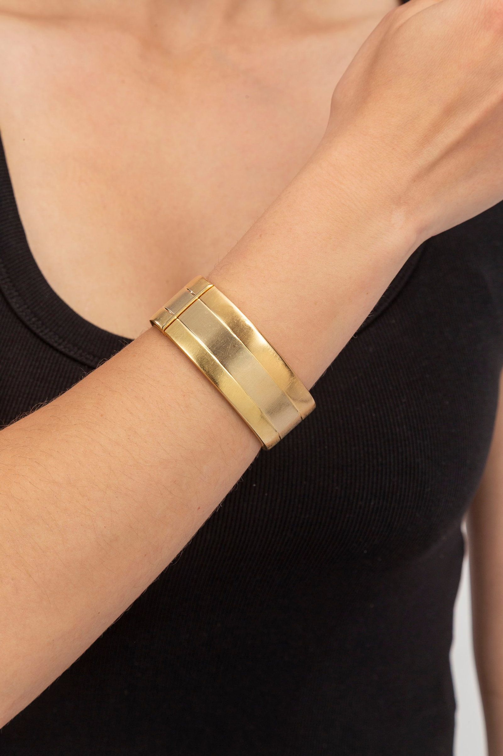 Bracelet rigide 2 ors 750 brossés, circ. 17.8 cm, 68g - 3