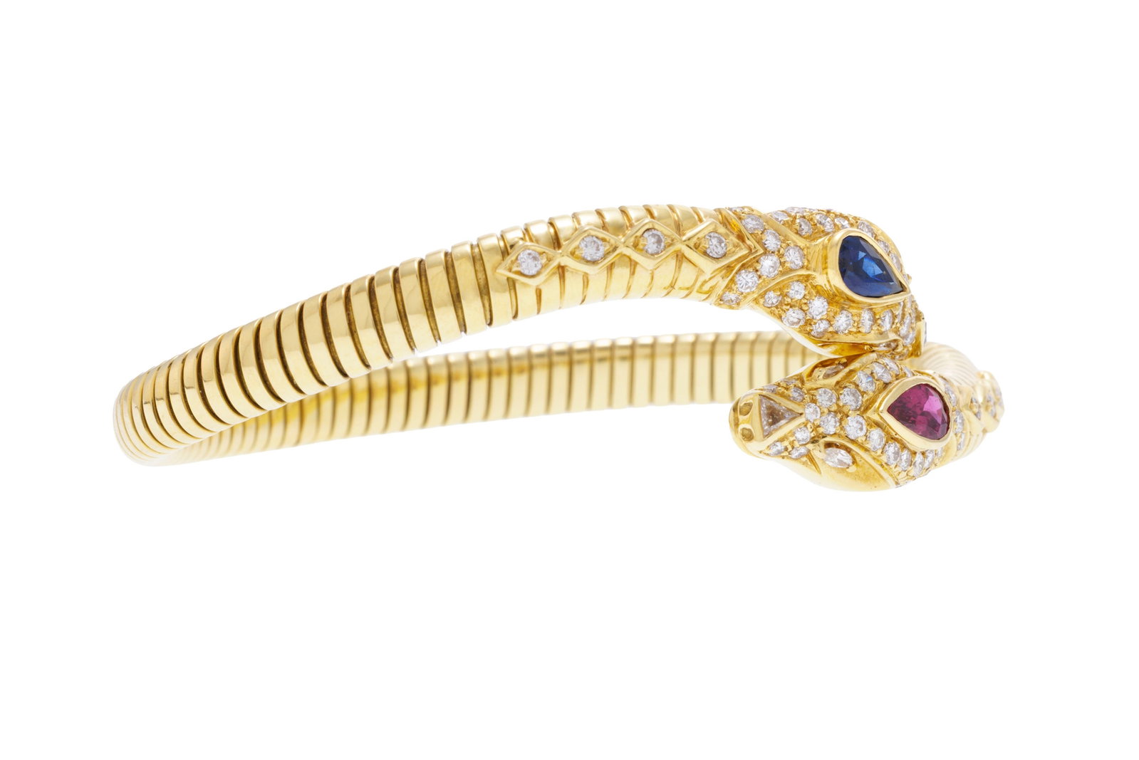 Bracelet or 750 à maille tubogas composé de deux têtes de serpent s'opposant serties  - 2