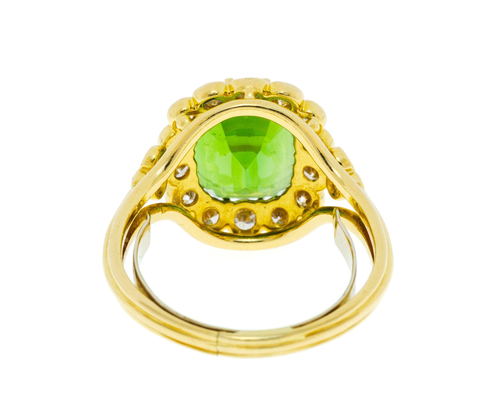 Bague or 750 sertie d'une tourmaline verte taille coussin entourée de diamants taille brillant, - 3