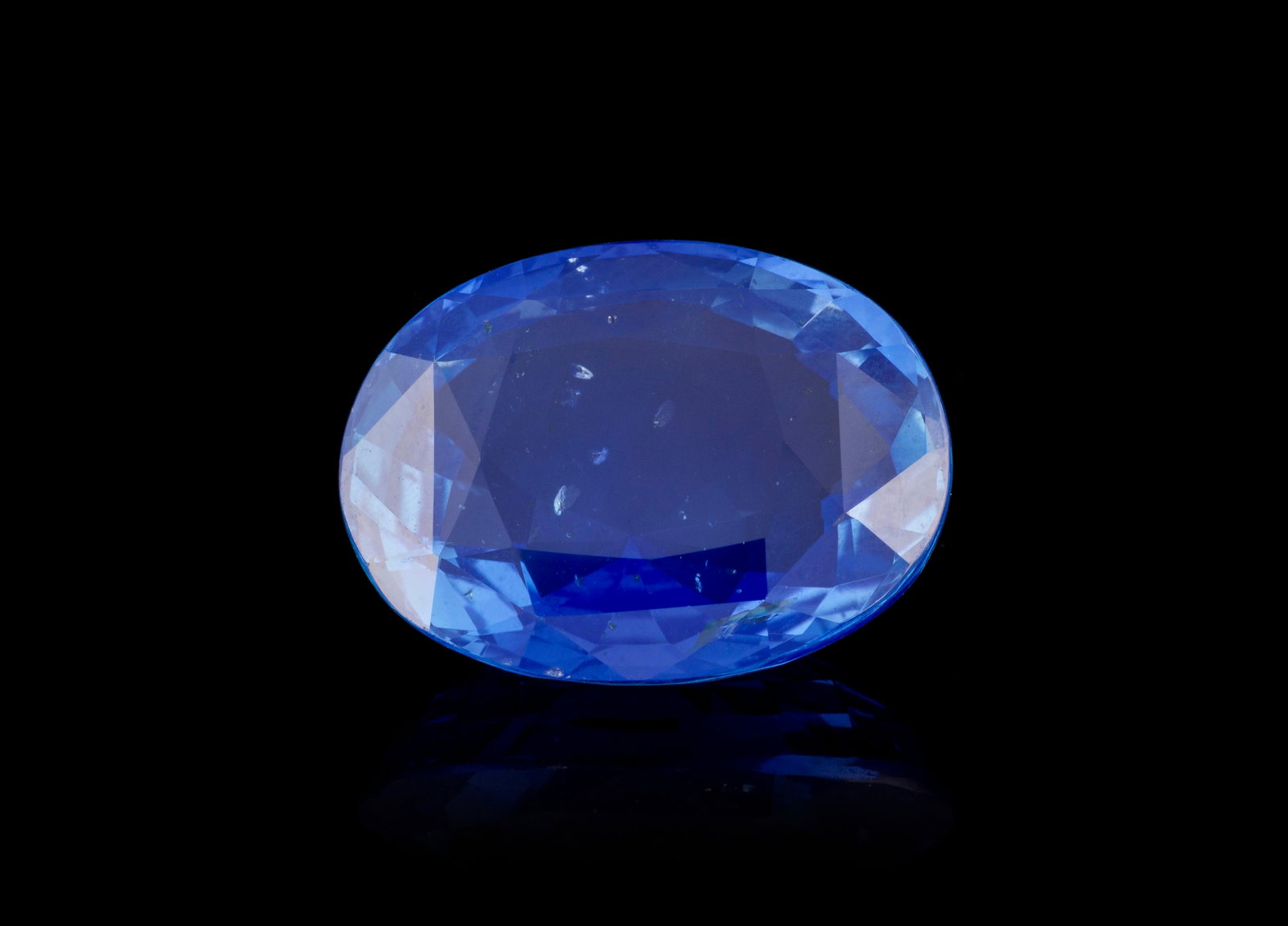 Un saphir taille ovale sur papier de 15.96 carats, Ceylan, non chauffé, selon le rapport GGTL n: Un saphir taille ovale sur papier de 15.96 carats, Ceylan, non chauffé, selon le rapport GGTL n°26-G-14323 daté du 19/02/2026