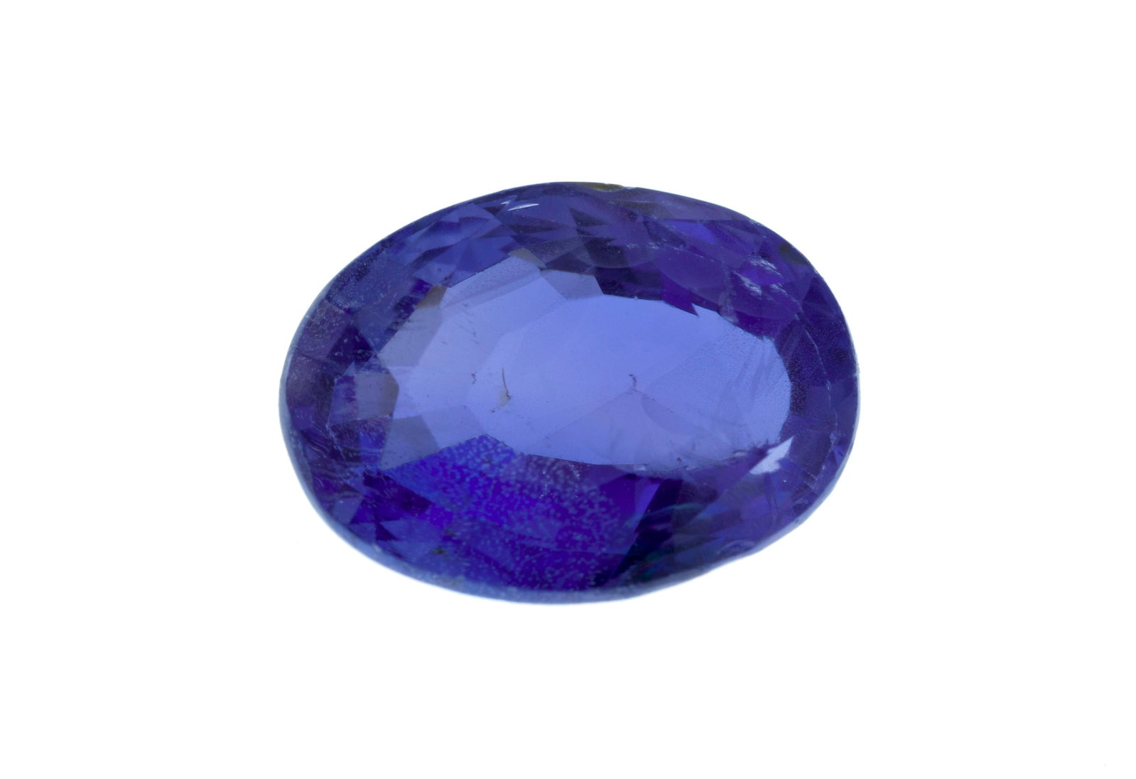 Un saphir taille ovale sur papier de 6.15 carats: Un saphir taille ovale sur papier de 6.15 carats Condition Bon état de conservation Egrisures, très petits manques à la pierre Pierre probablement non chauffée au regard des