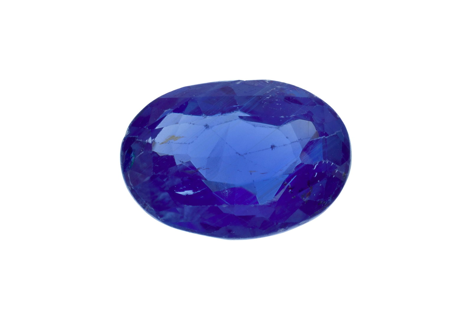 Un saphir taille ovale sur papier de 4.20 carats: Un saphir taille ovale sur papier de 4.20 carats Condition Etat moyen à bon La pierre est probablement non chauffée Nombreuses égrisures, petits éclats 2 manques à la pierre