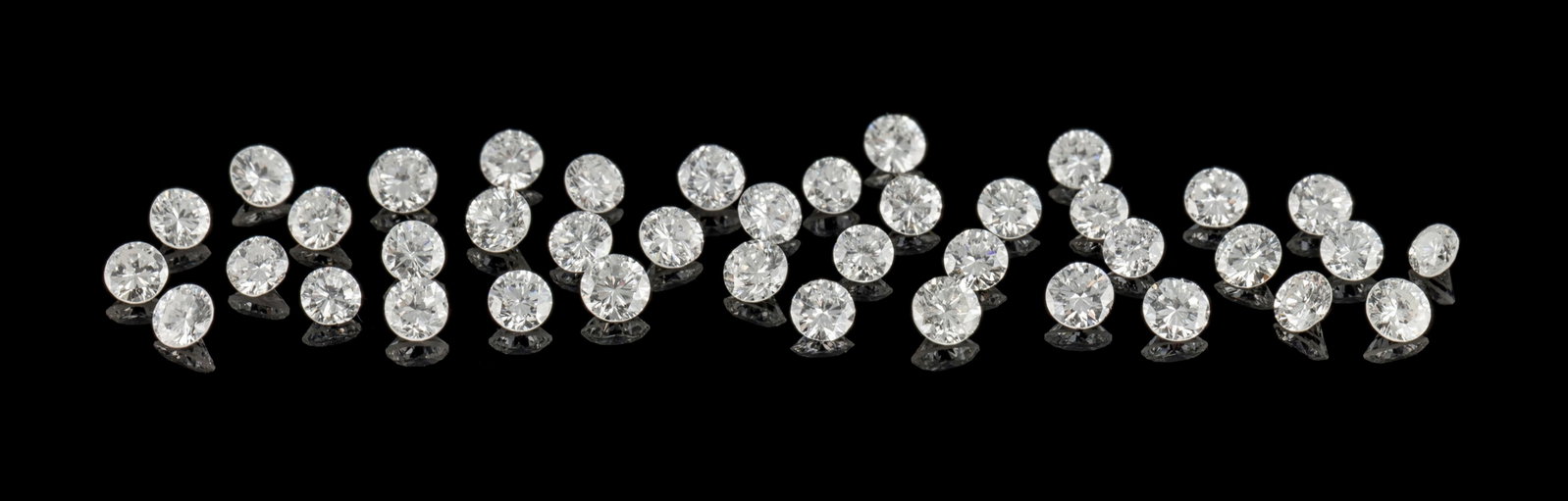 Lot de 40 diamants taille brillant sur papier pour un total de 5.15 carats: Lot de 40 diamants taille brillant sur papier pour un total de 5.15 carats