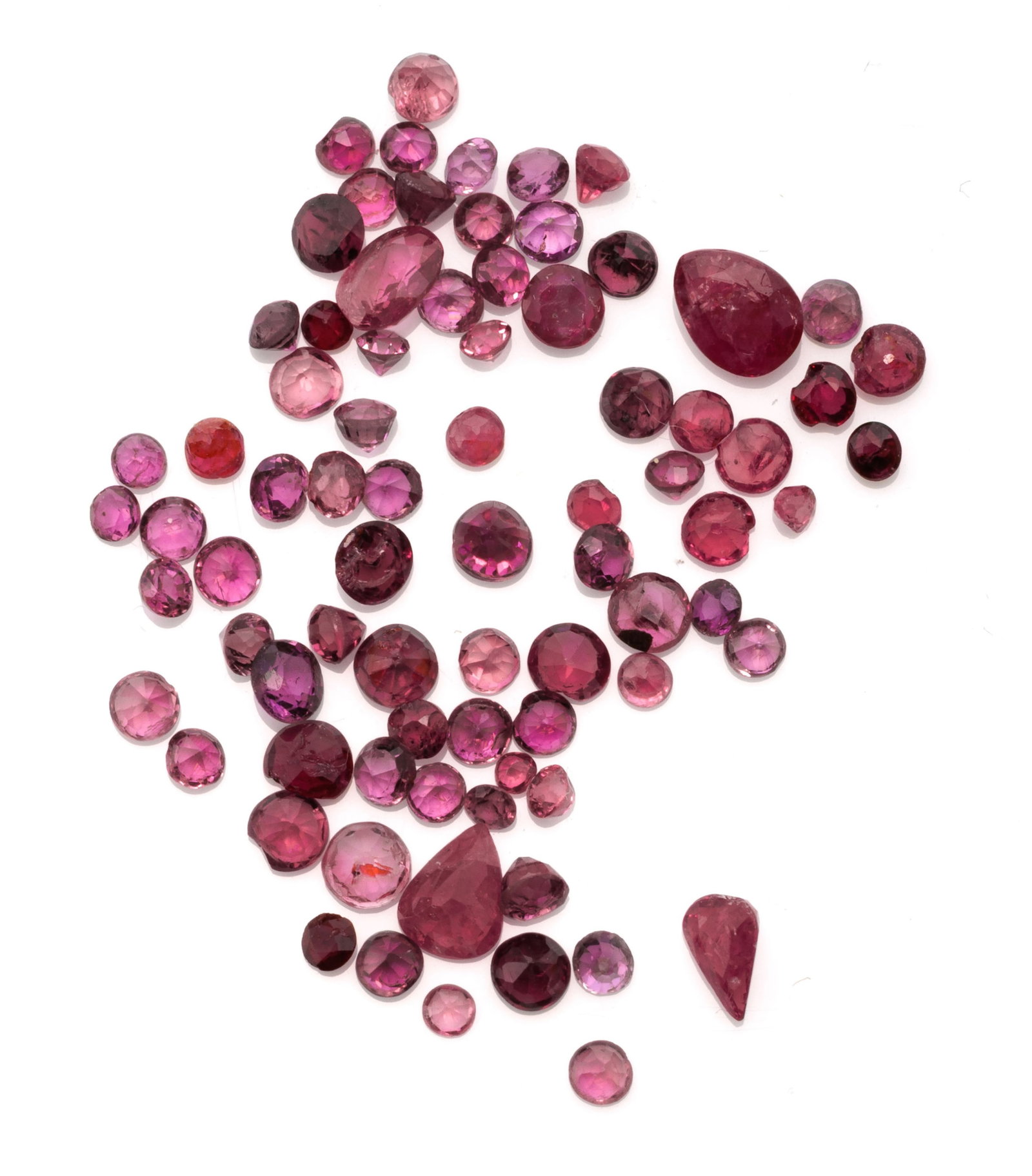 Lot de 7 plis de rubis sur papier de tailles diverses, on joint 4 plis de rubis, saphirs et éme - 9