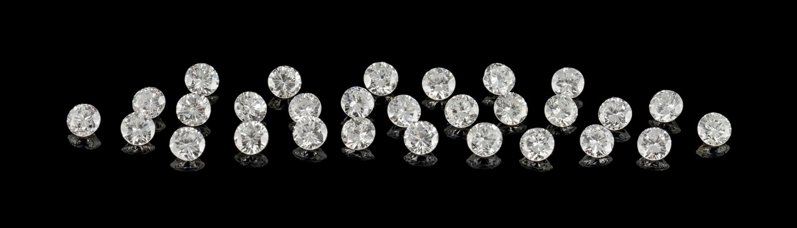 Lot de diamants taille brillant sur papier pour un total d'env. 4.86 carats: Lot de diamants taille brillant sur papier pour un total d'env. 4.86 carats