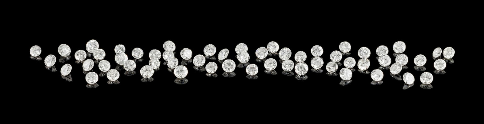 Lot de diamants taille brillant sur papier pour un total d'env. 4.60 carats: Lot de diamants taille brillant sur papier pour un total d'env. 4.60 carats