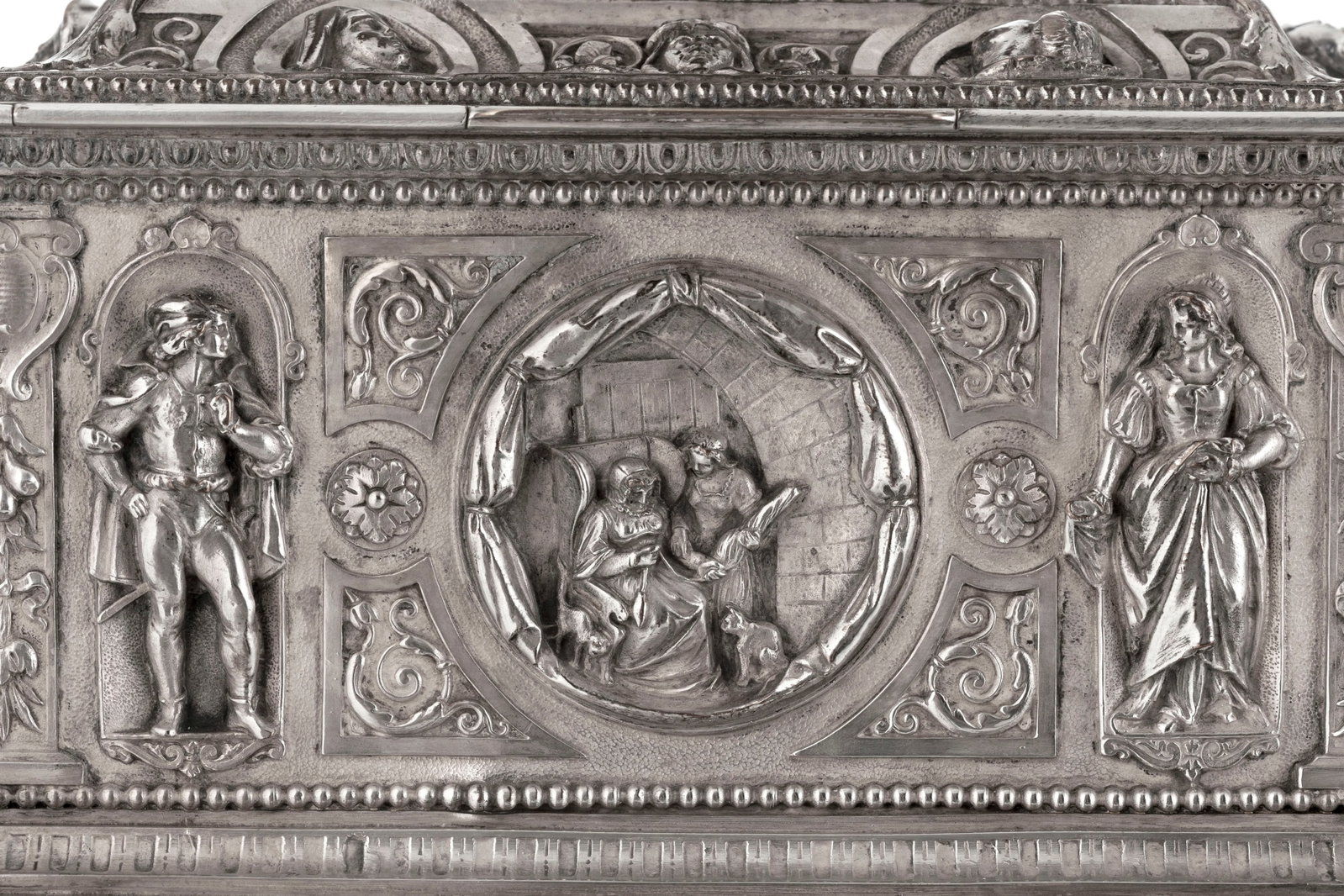 Coffret rectangulaire en métal argenté probablement anglo-saxon, fin XIXe s., richement or - 7