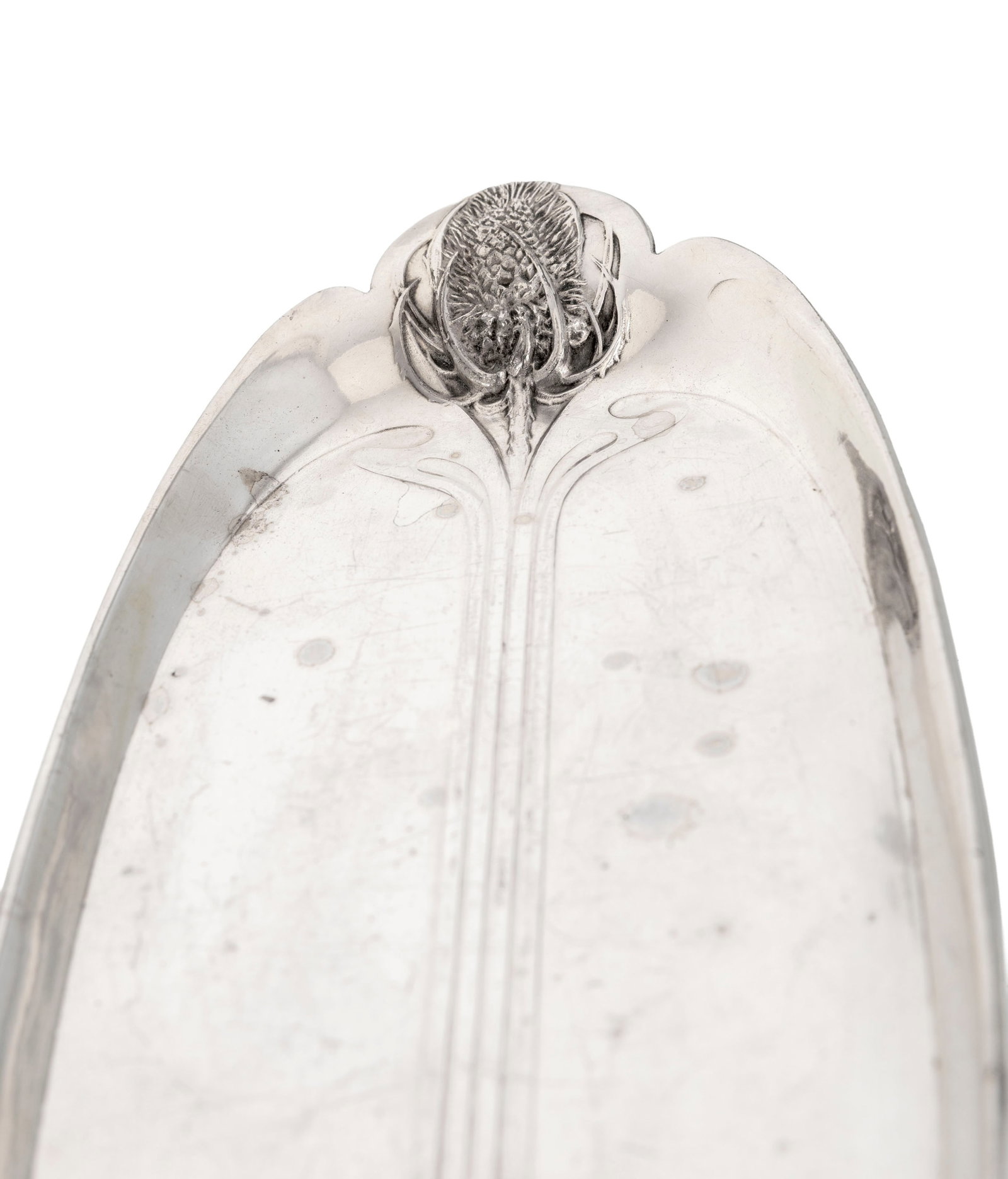 Ensemble de 1 petit plateau et 1 coupe style Art Nouveau en métal argenté, XXe s., à  - 3