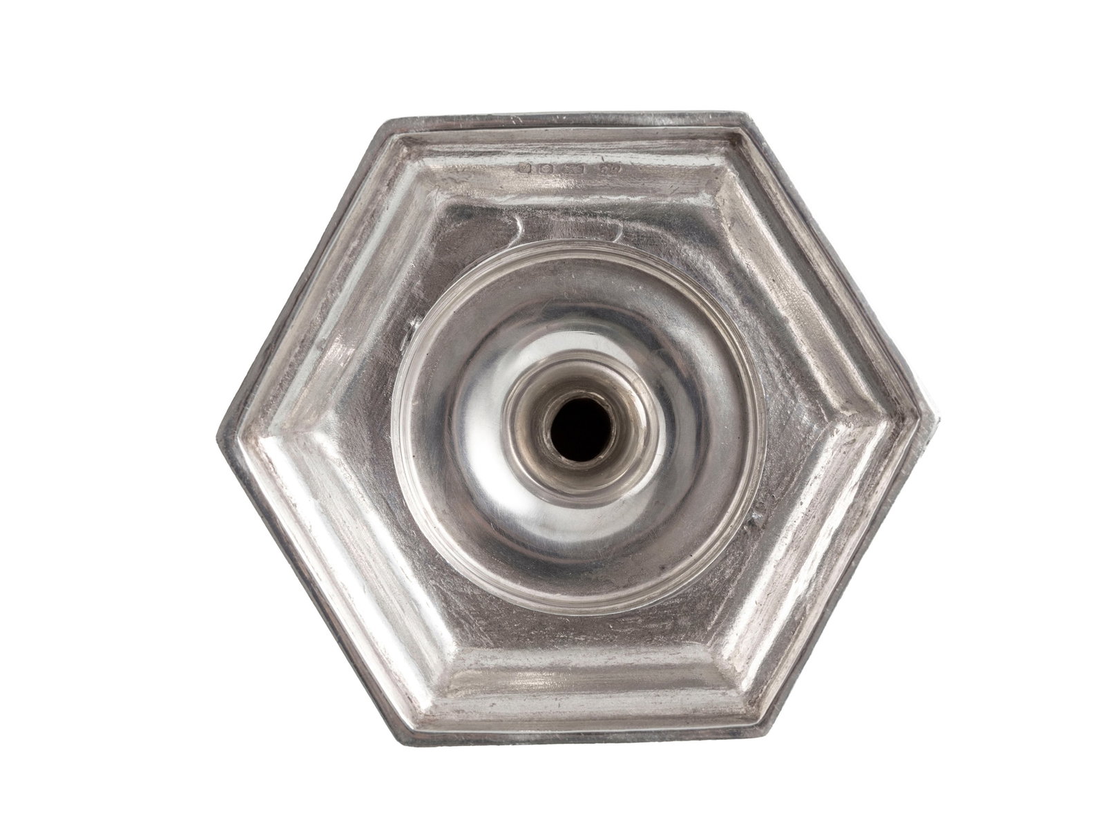 Suite de 4 flambeaux en métal argenté, XXe s., à décor de filets, h. 19 cm - 5