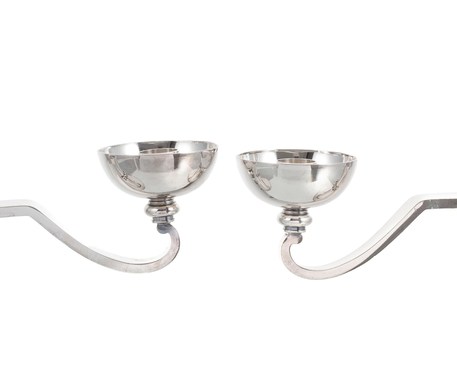 Jean Després (1889-1980). Paire de candélabres à 2 bras de lumière en métal - 4