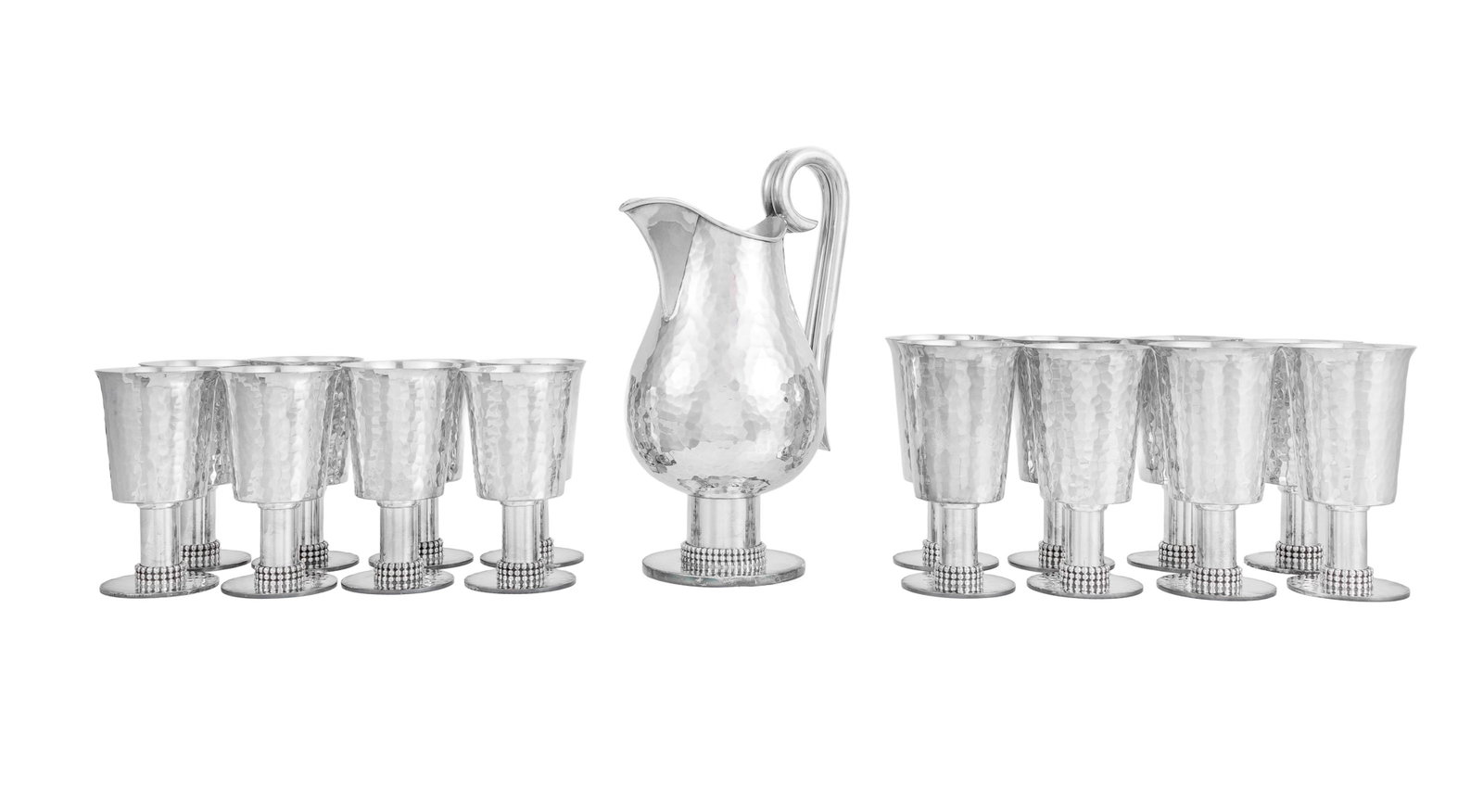 Jean Després (1889-1980). Service de 16 verres (8 à eau et 8 à vin) et 1 pichet en m& - 2