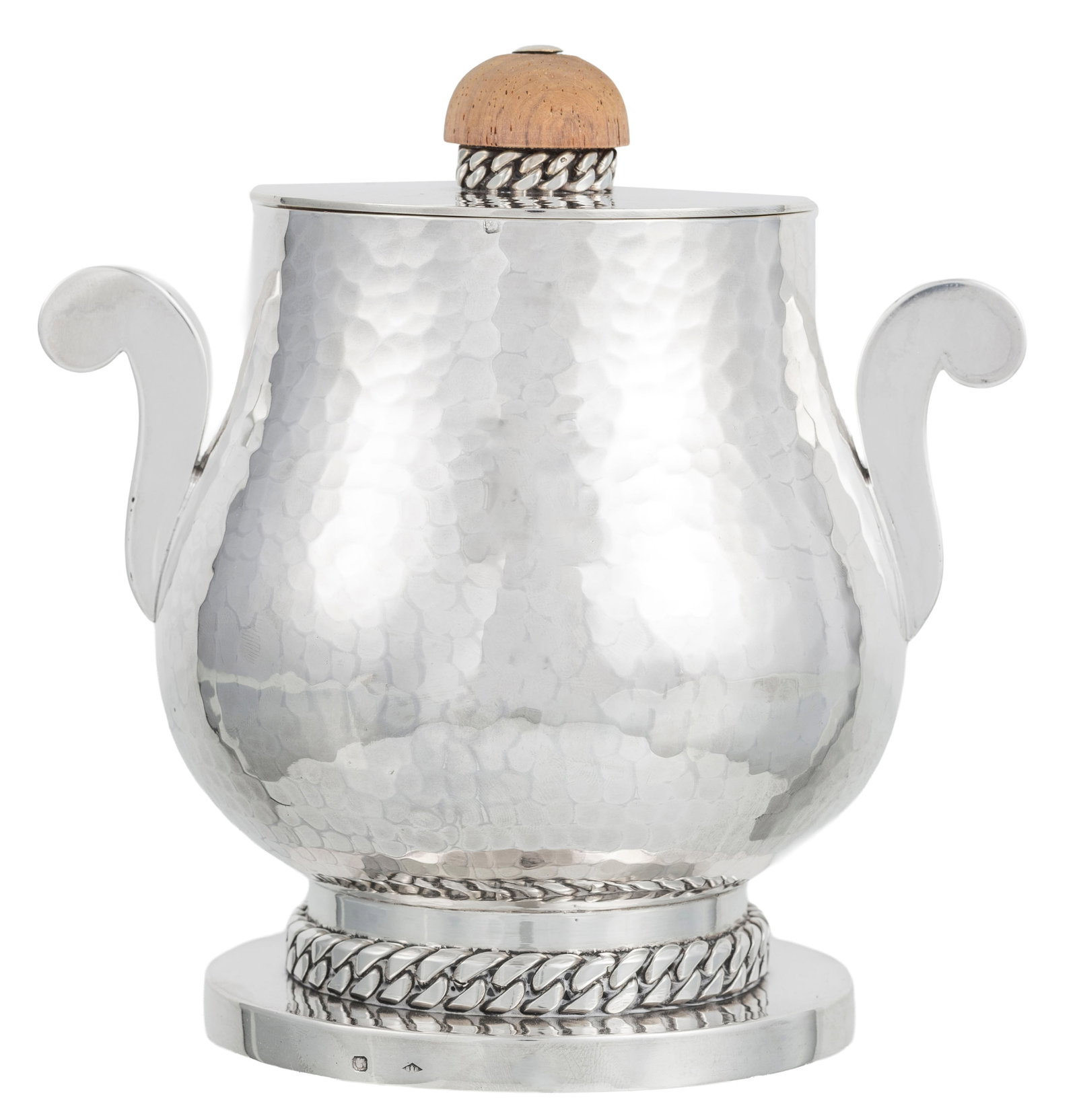 Jean Després (1889-1980). Partie de service à thé en argent martelé Minerve 1er  - 4
