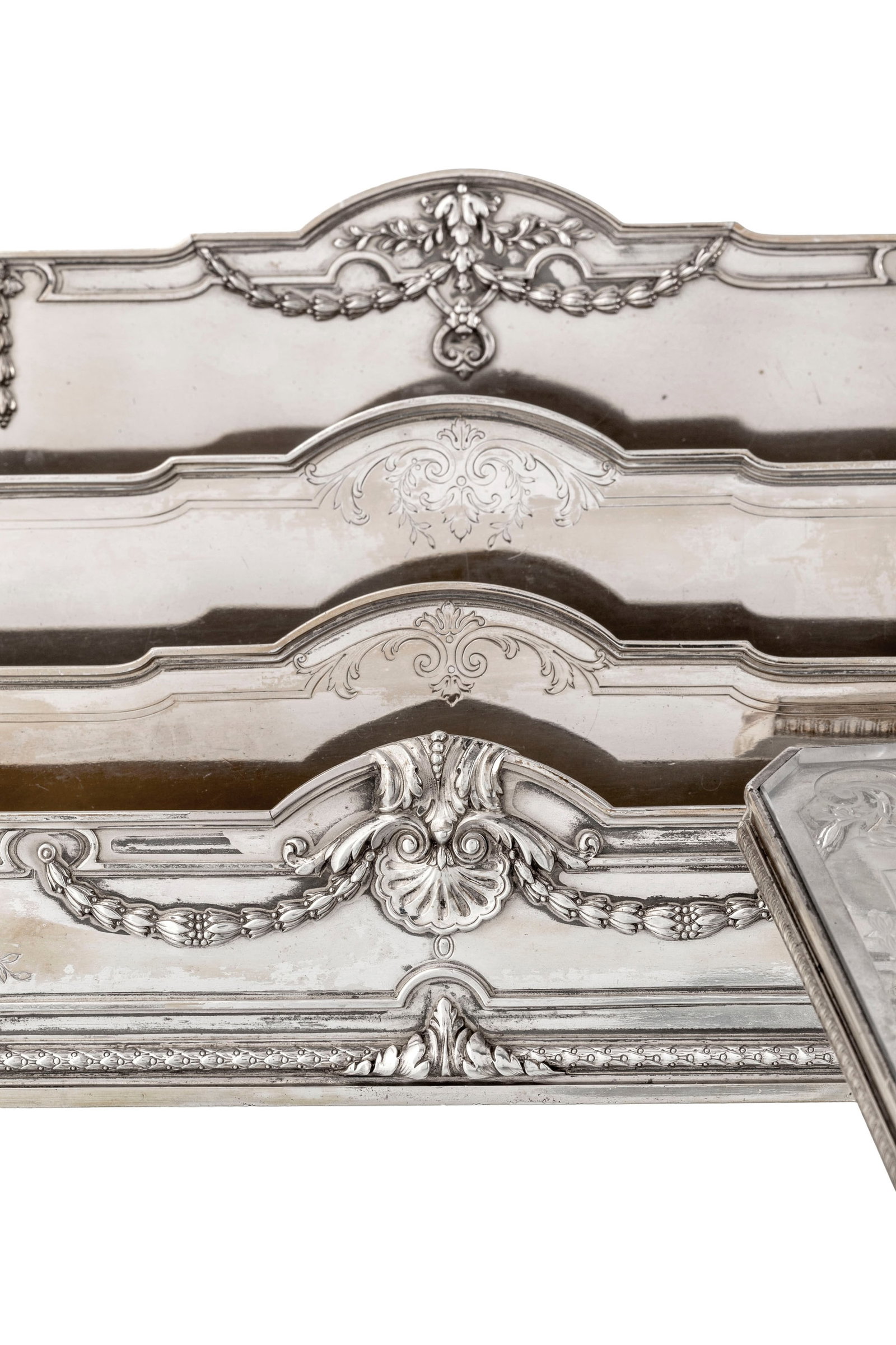 Tiffany & Co. Ensemble d'1 porte-courrier et 1 porte-cartes de style Louis XVI en argent et verre, m - 3