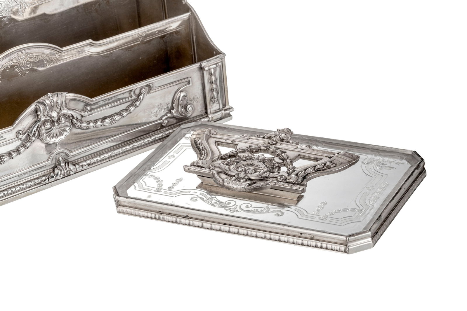Tiffany & Co. Ensemble d'1 porte-courrier et 1 porte-cartes de style Louis XVI en argent et verre, m - 4