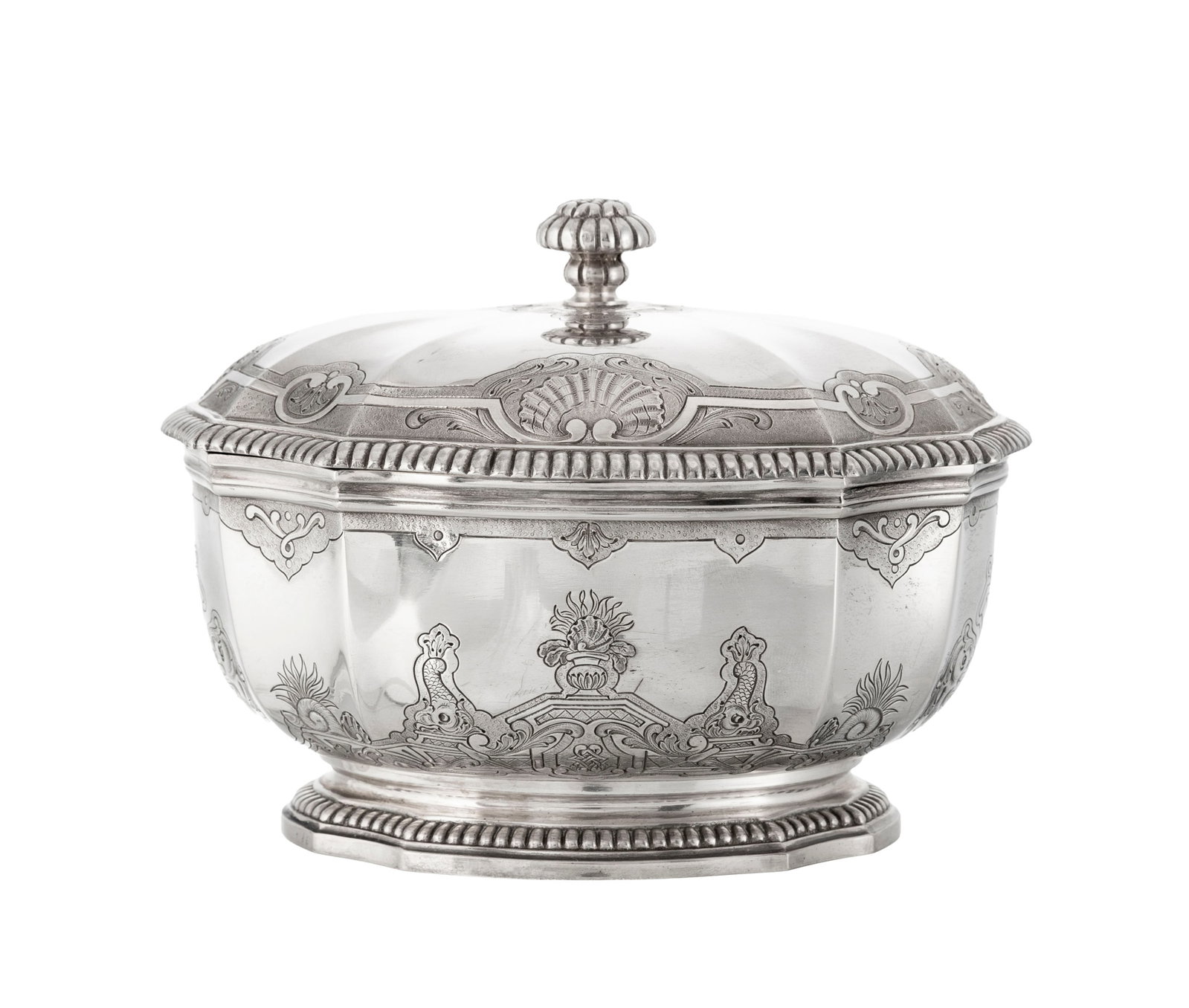 Puiforcat. Sucrier en argent 925, Mercure 1er titre, Paris, XXe s., à décor style Rég: Puiforcat. Sucrier en argent 925, Mercure 1er titre, Paris, XXe s., à décor style Régence, intérieur en vermeil, h. 10,5 cm, 550g Condition microrayures d'usage général