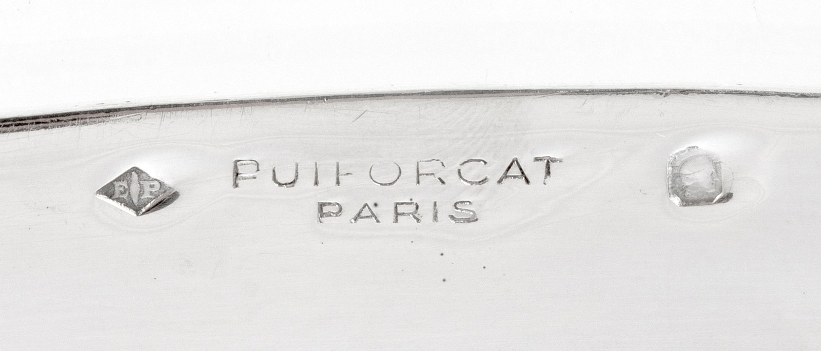 Puiforcat. Ensemble de 2 plats ronds et 1 plat ovale en argent Minerve 1er titre, Paris, XXe s., la  - 10