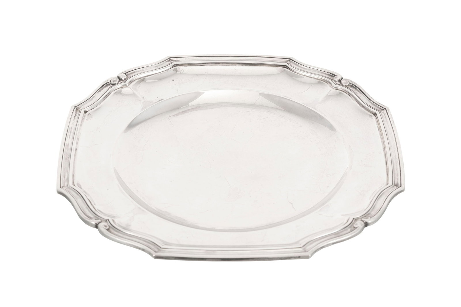 Tétard Frères. Présentoir en argent Mercure 1er titre, Paris, XXe s., la bordure en a: Tétard Frères. Présentoir en argent Mercure 1er titre, Paris, XXe s., la bordure en accolade, diam. 23 cm, 560g