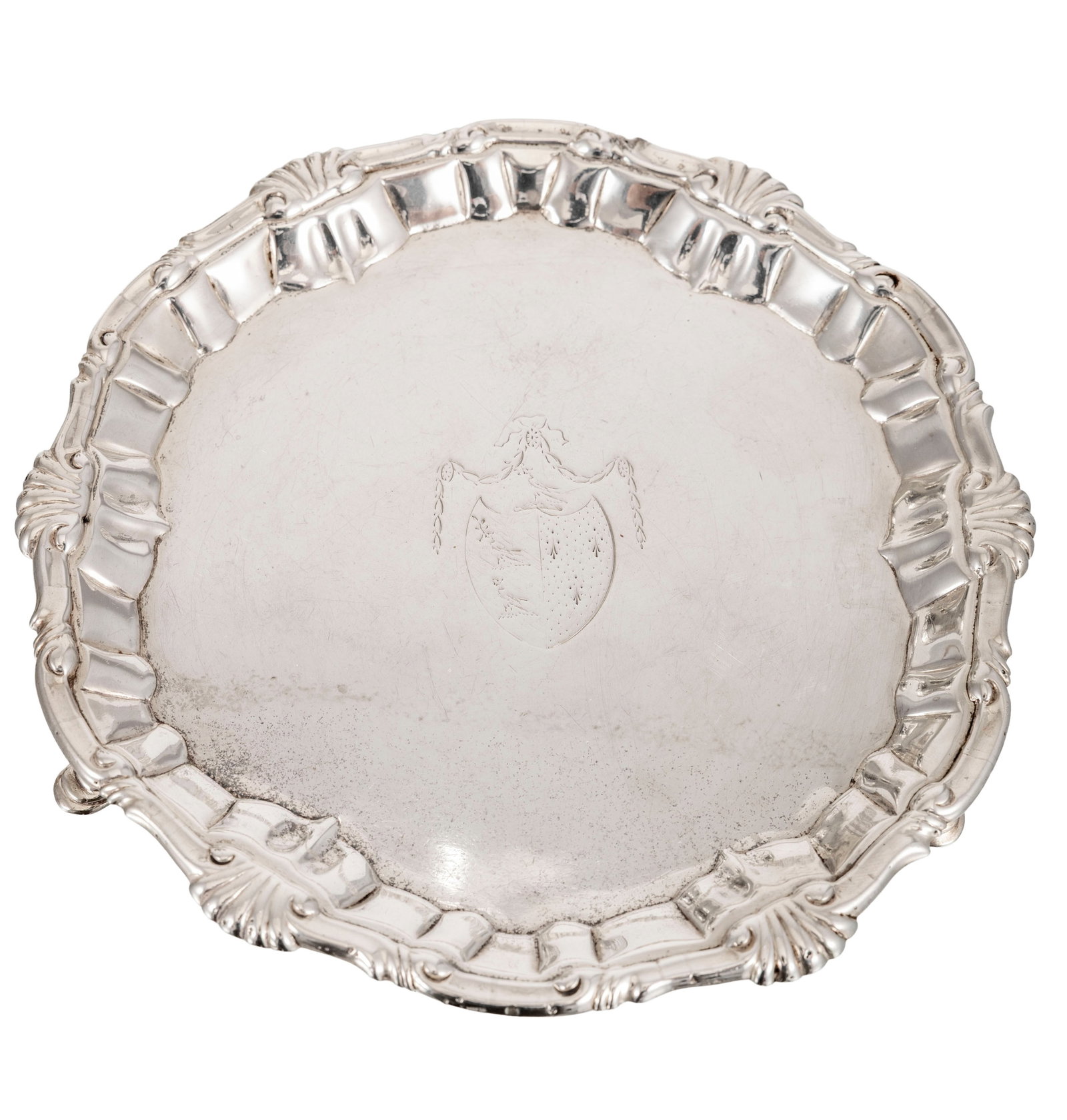 Ensemble d'1 petit panier, 1 présentoir tripode et 1 coupe sur piédouche en argent, Londre - 2