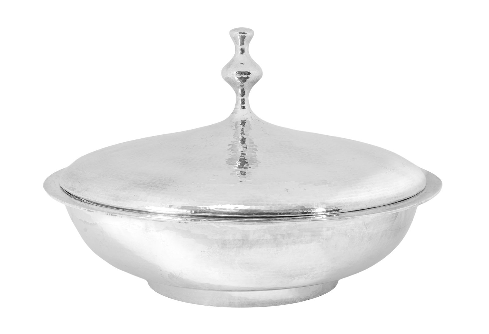 Exceptionnel plat à tajine en argent Sterling martelé, Italie, XXe s., diam. 55 cm, 9000g: Exceptionnel plat à tajine en argent Sterling martelé, Italie, XXe s., diam. 55 cm, 9000g