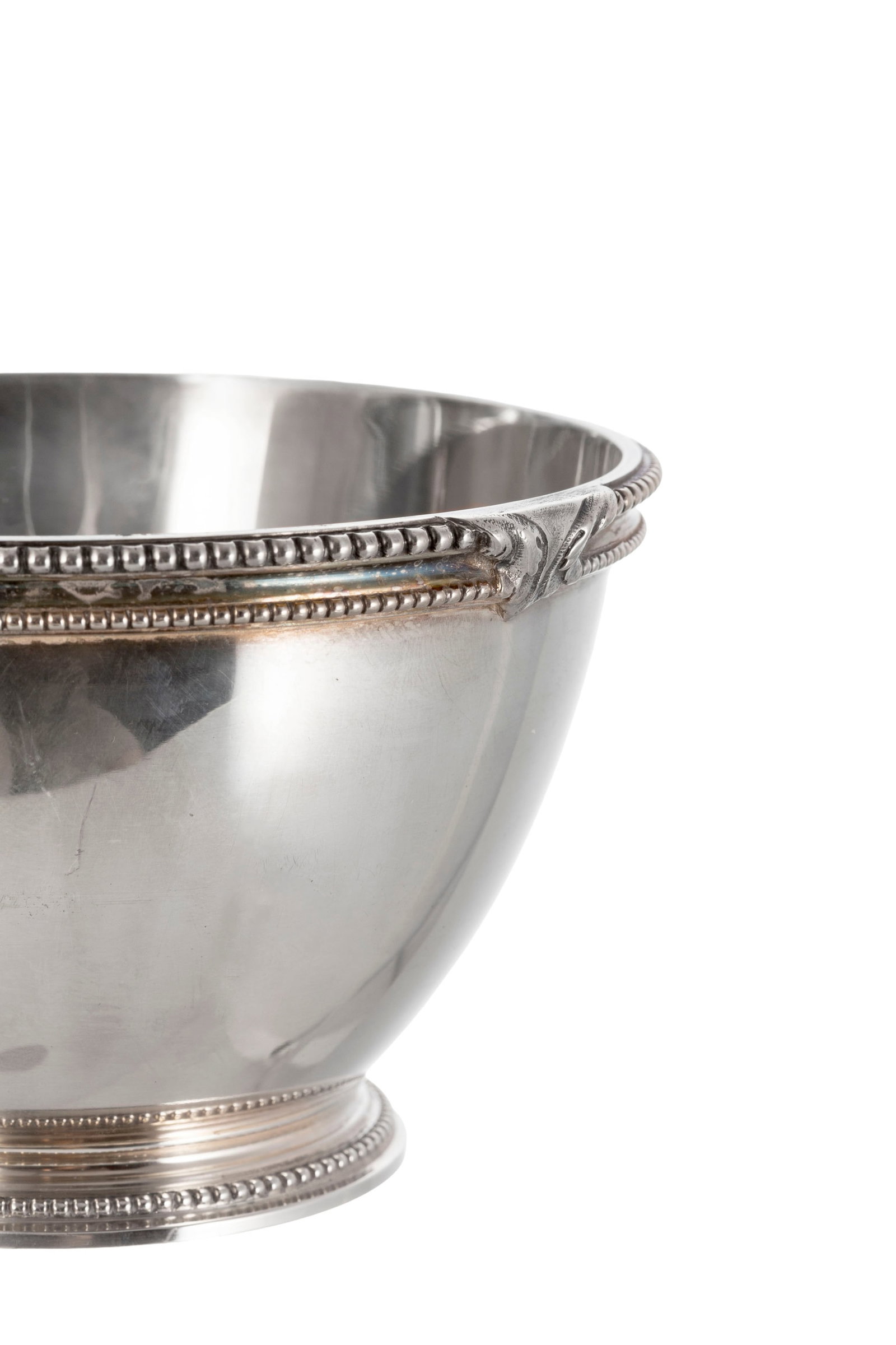Jezler. Suite de 5 coupelles rince-doigts en argent 800, à décor de perles et feuilles d'a - 2