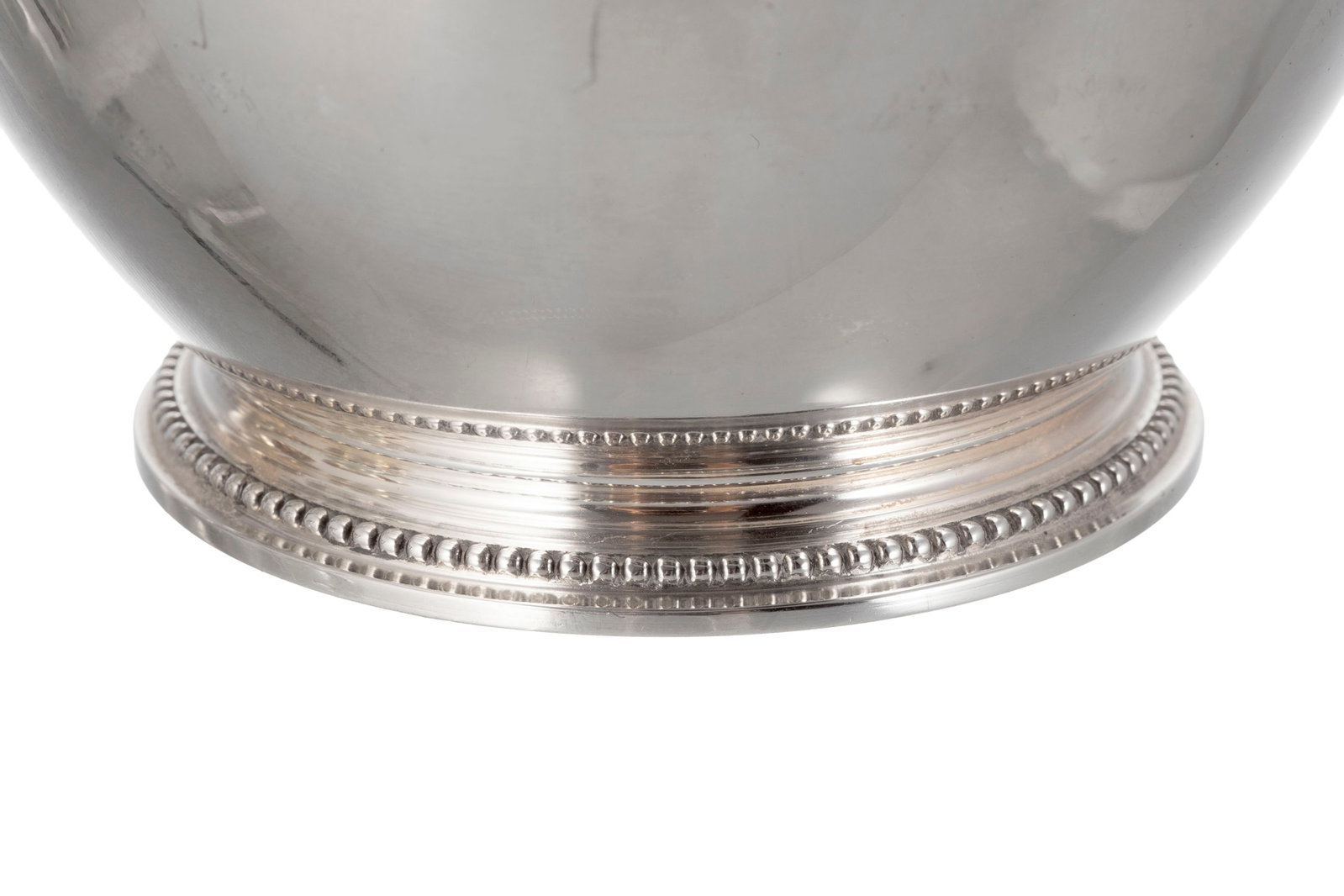 Jezler. Suite de 5 coupelles rince-doigts en argent 800, à décor de perles et feuilles d'a - 3
