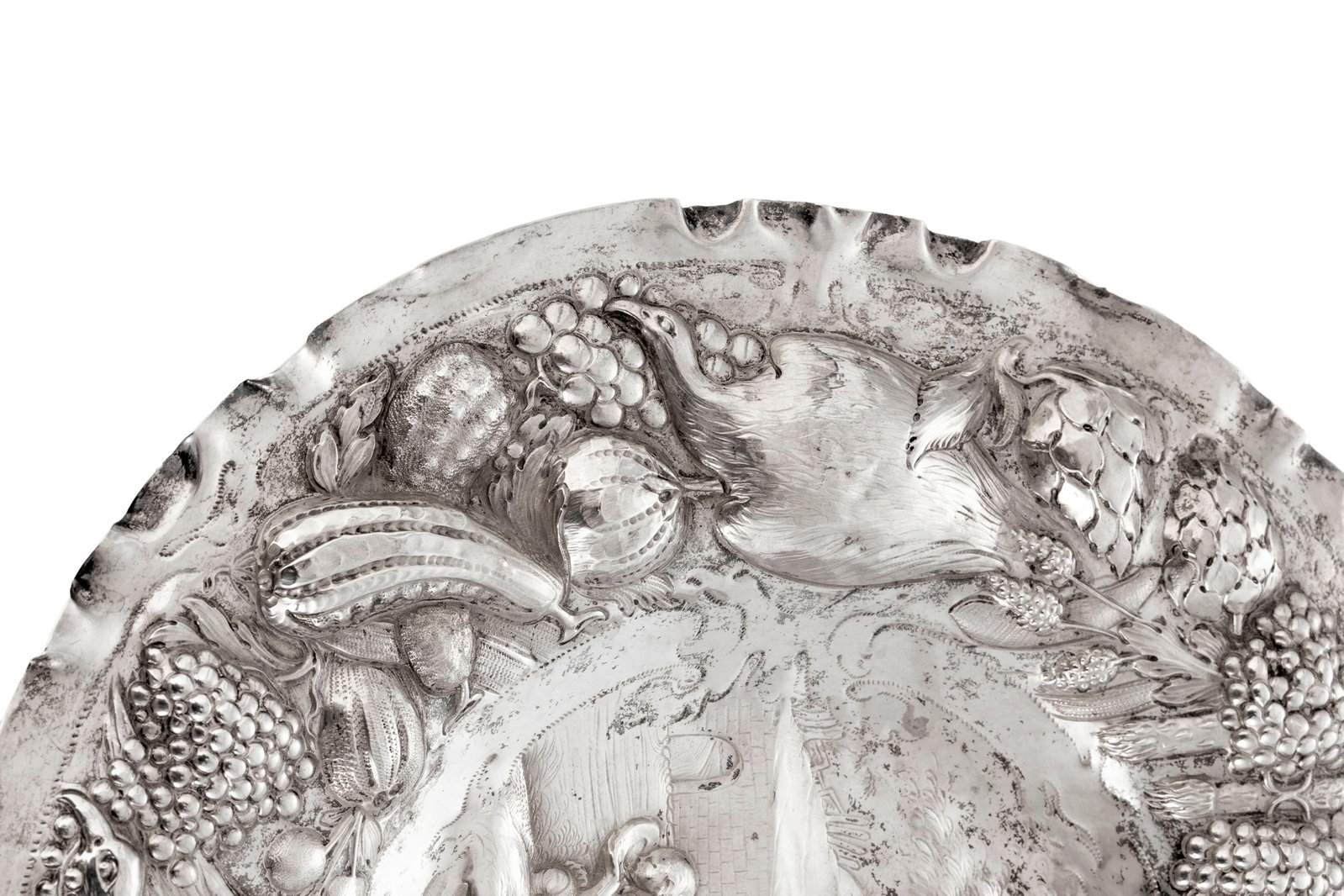 Ensemble de 2 plats et 1 coupe quadripode ovales en argent repoussé, Allemagne, XVIIIe-XIXe s., - 5