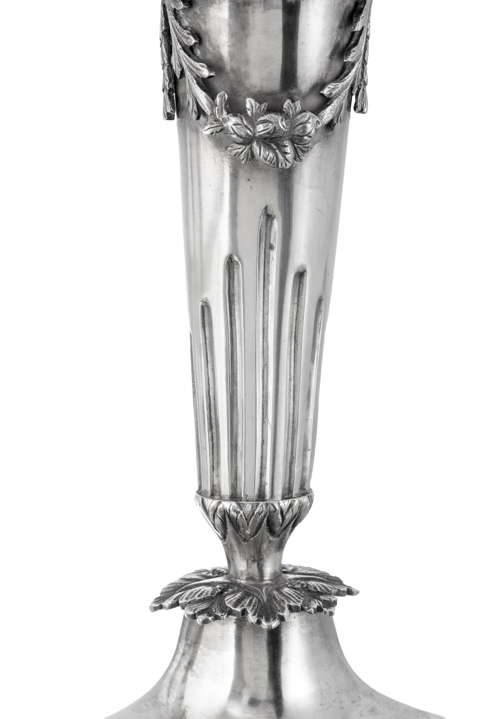 Paire de flambeaux en argent, probablement Autriche ou Allemagne, XIXe s., à décor de feui - 3