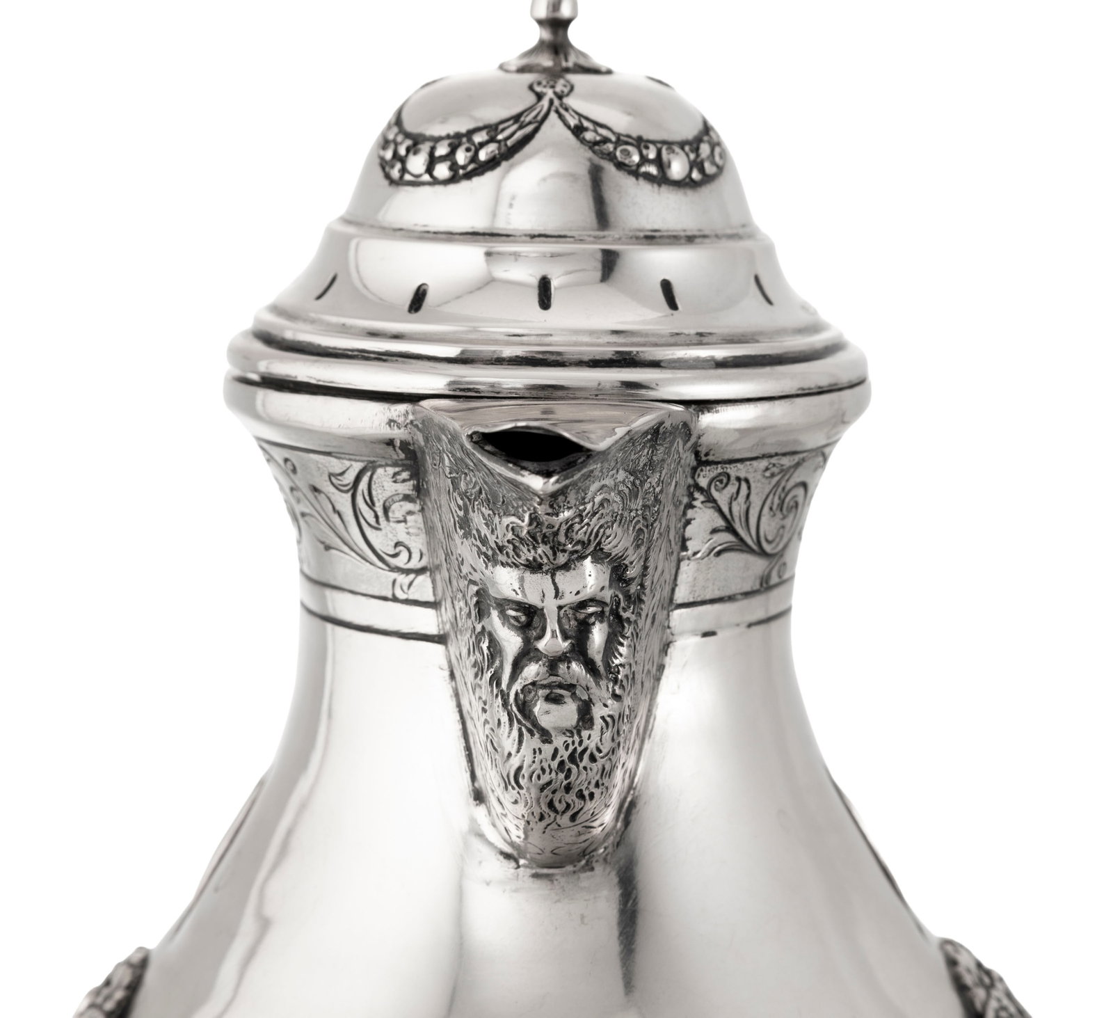 Cafetière en argent, probablement Europe du Nord, XIXe.s, à décor repoussé de gu - 5