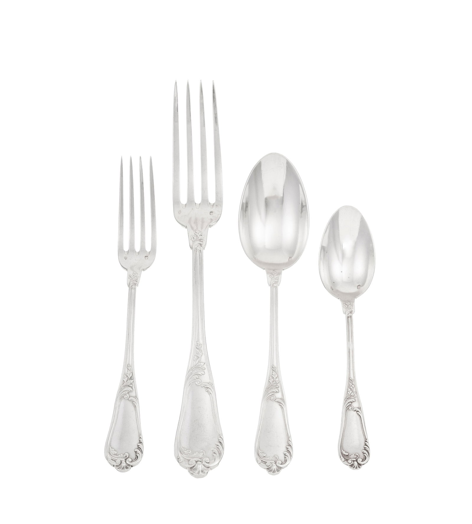 Partie de ménagère en argent Mercure 1er titre, Henri Soufflot, Paris, fin XIXe-début: Partie de ménagère en argent Mercure 1er titre, Henri Soufflot, Paris, fin XIXe-début XXe s., à décor Rocaille, gravée d'un monogramme, comprenant 72 pièces: 10 four